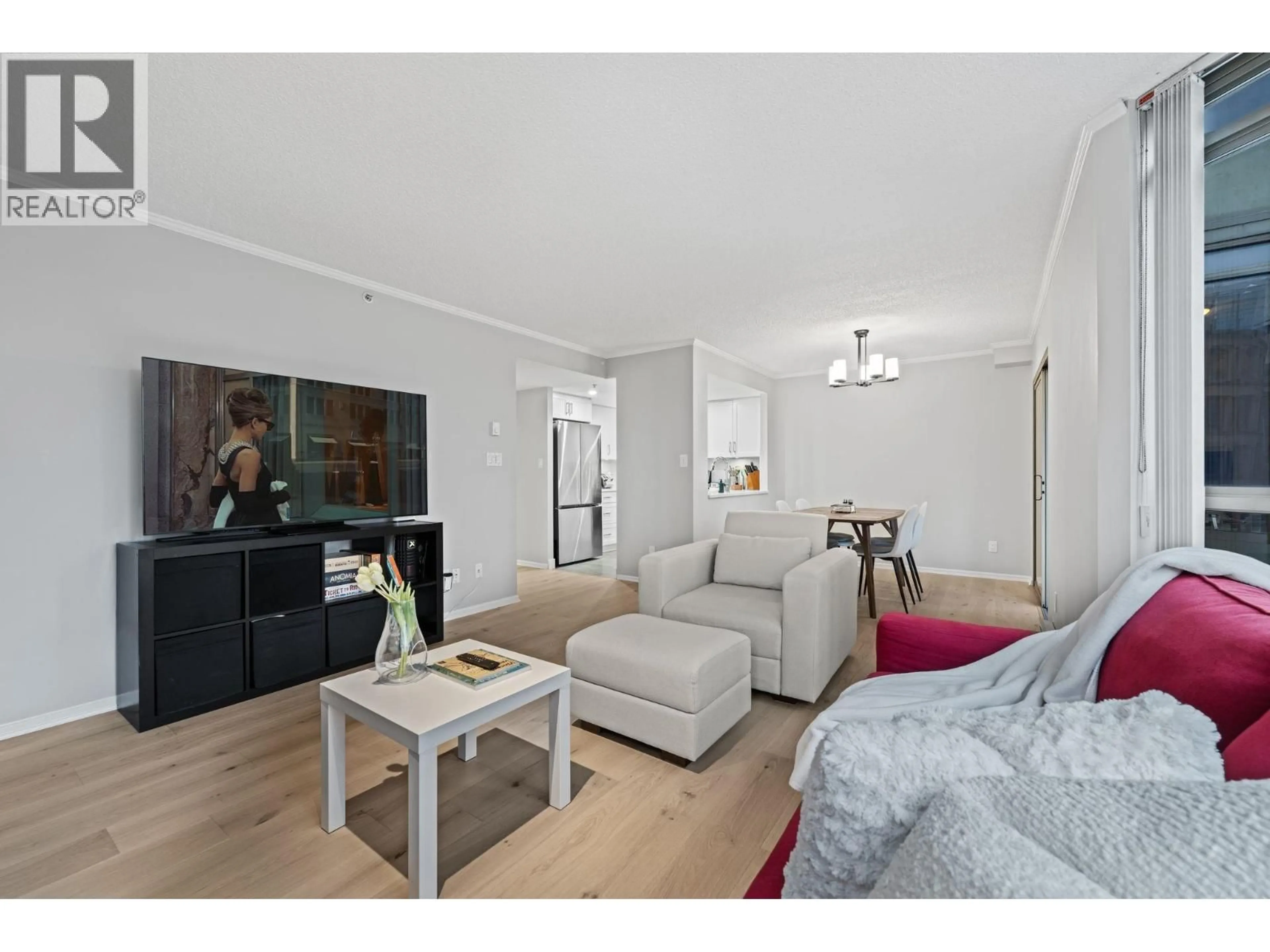 Living room with furniture, wood/laminate floor for 906 - 867 HAMILTON STREET, Vancouver British Columbia V6B6B7