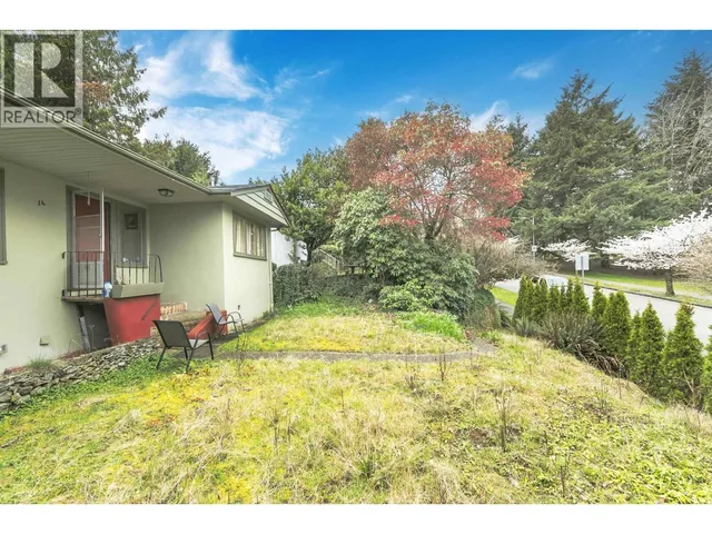14 37TH AVENUE, Vancouver 3