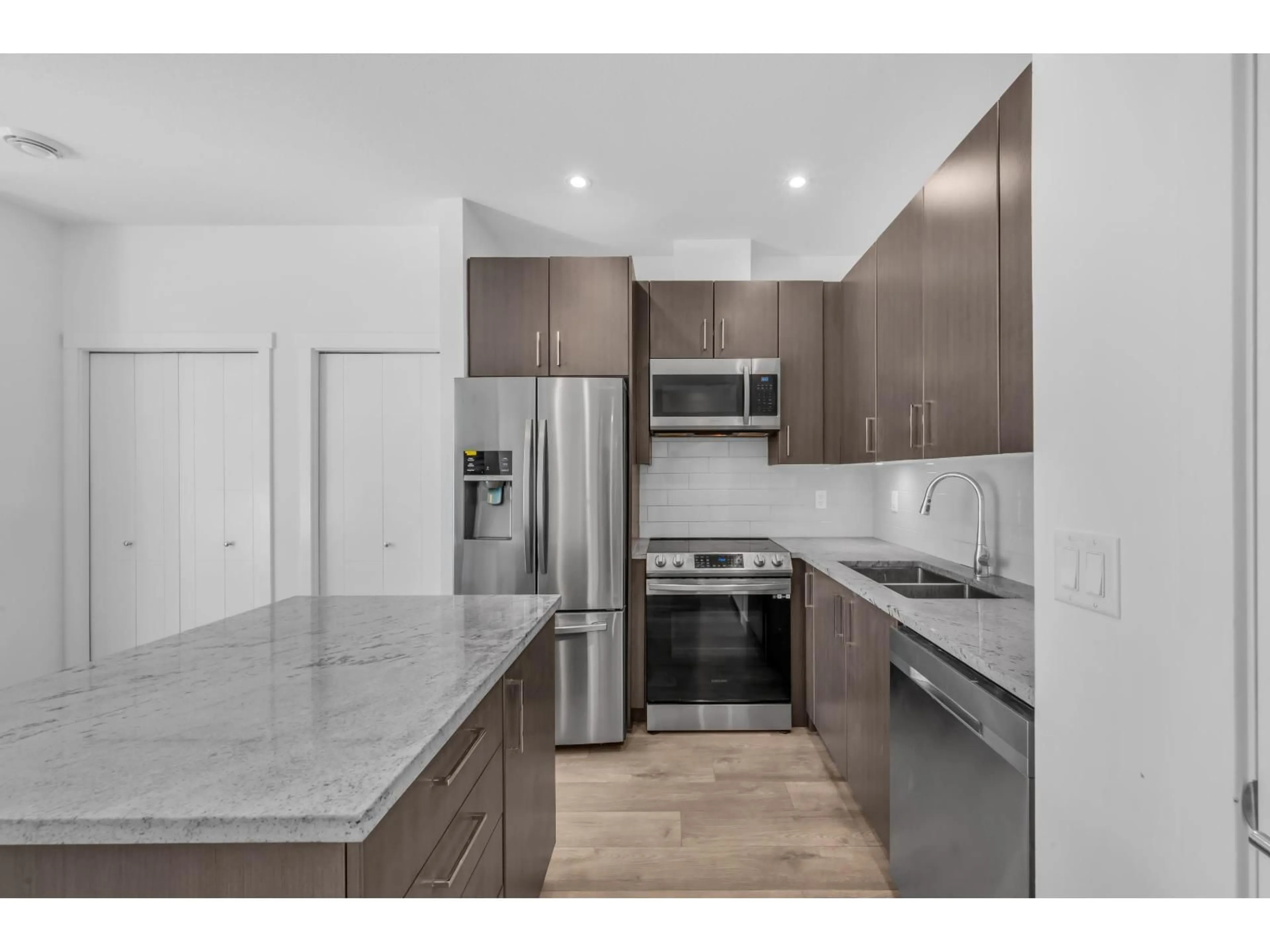 Unknown for 309 - 20362 72B AVENUE, Langley British Columbia V2Y5K4