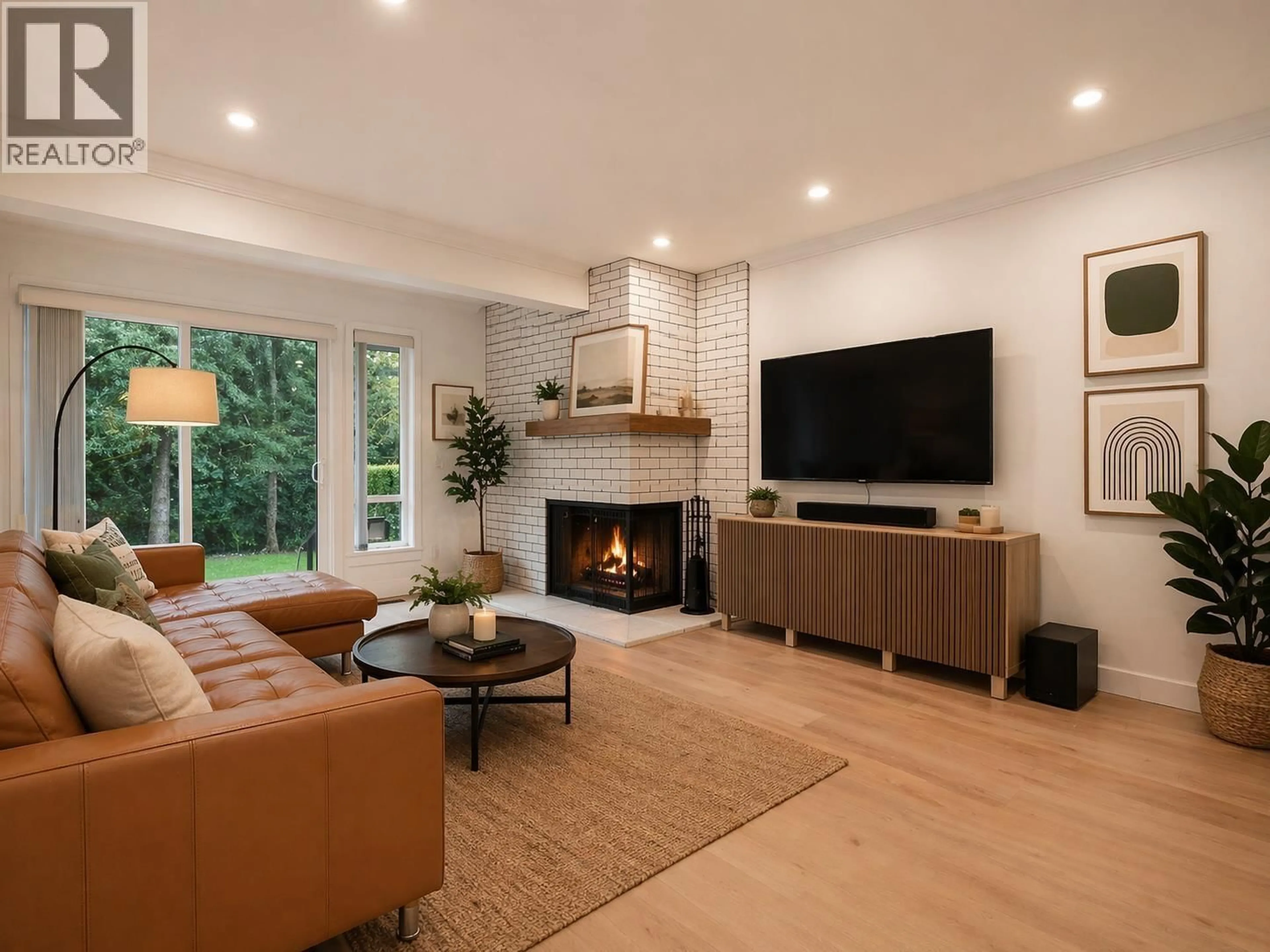 Living room with furniture, unknown for 9546 WILLOWLEAF PLACE, Burnaby British Columbia V5A4A5