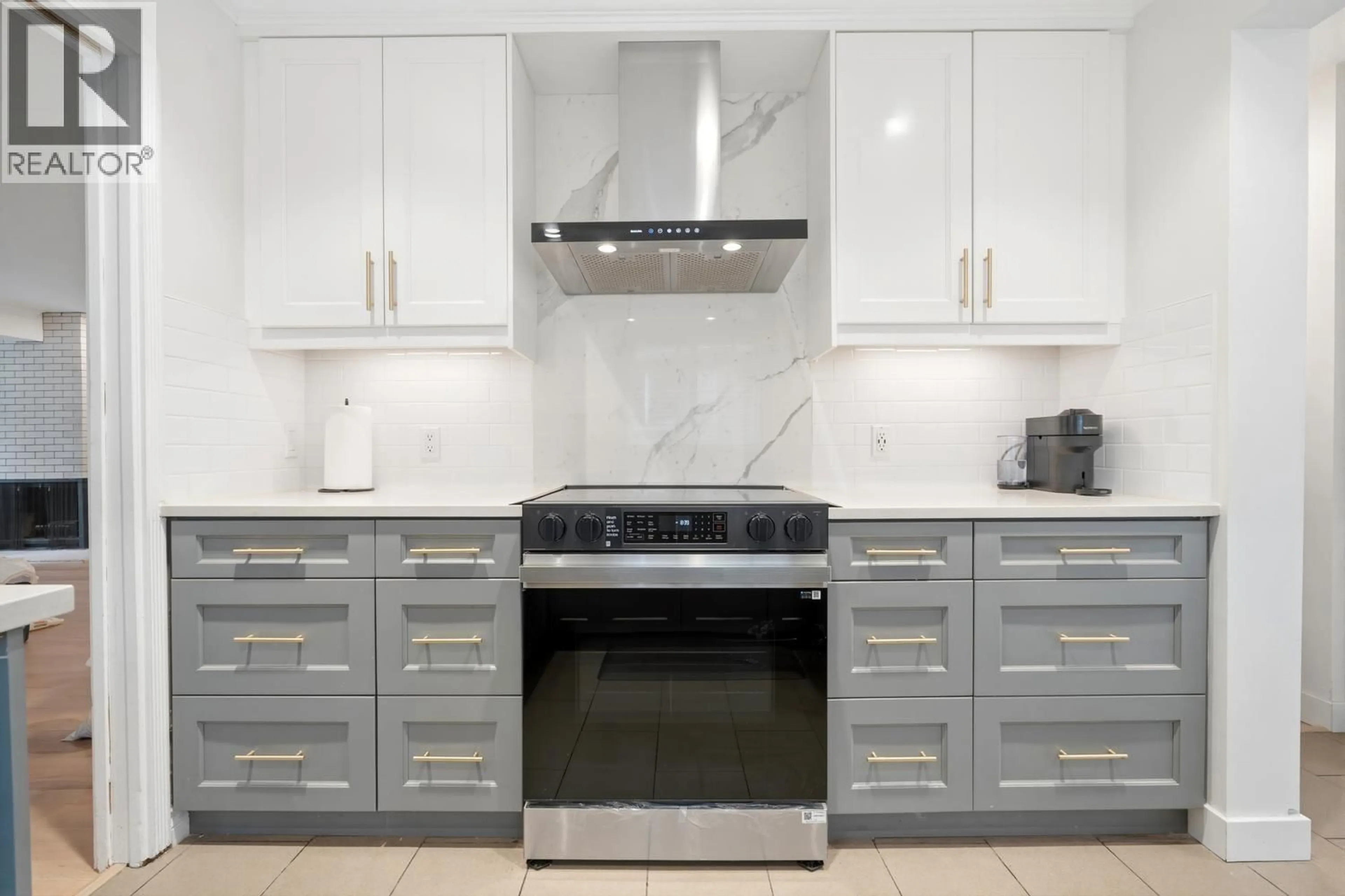 Contemporary kitchen, ceramic/tile floor for 9546 WILLOWLEAF PLACE, Burnaby British Columbia V5A4A5