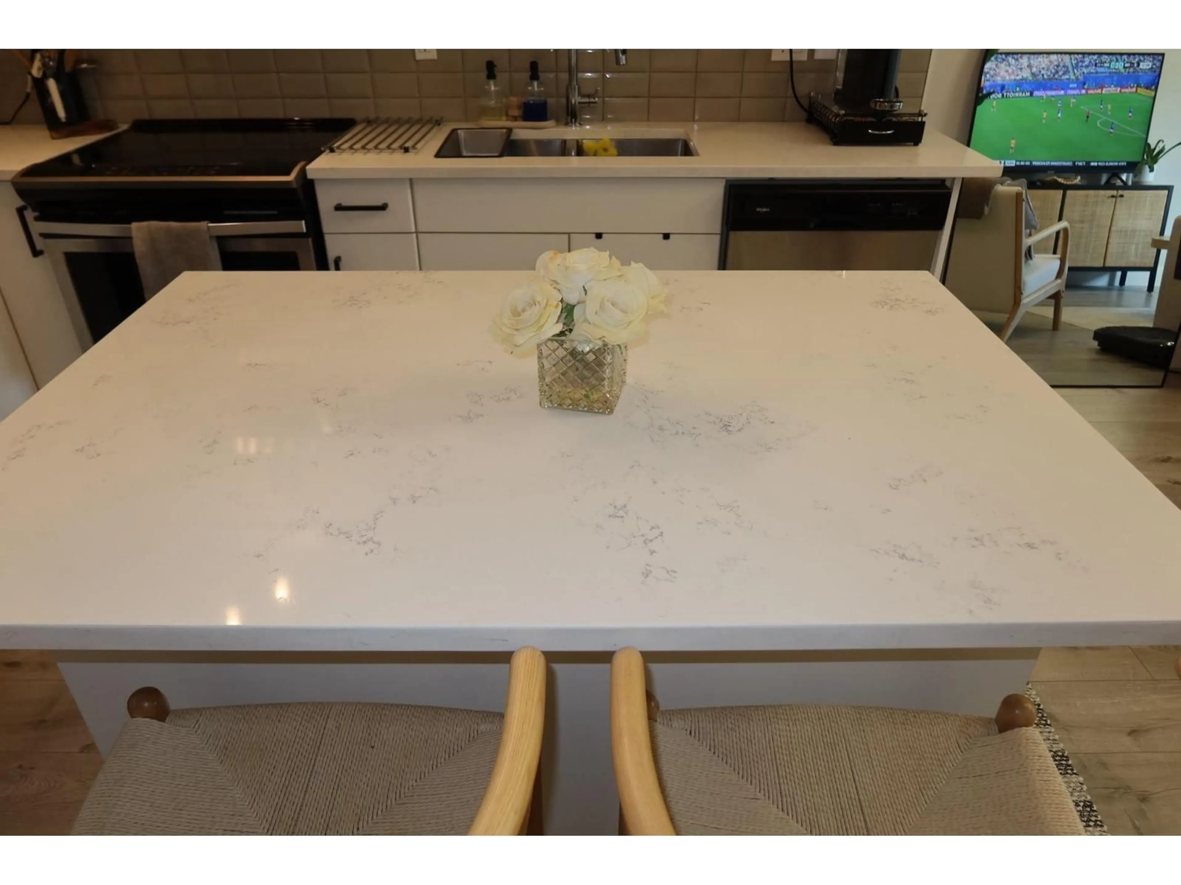 Contemporary kitchen, ceramic/tile floor for 310 - 13799 101 AVENUE, Surrey British Columbia V3T0N9