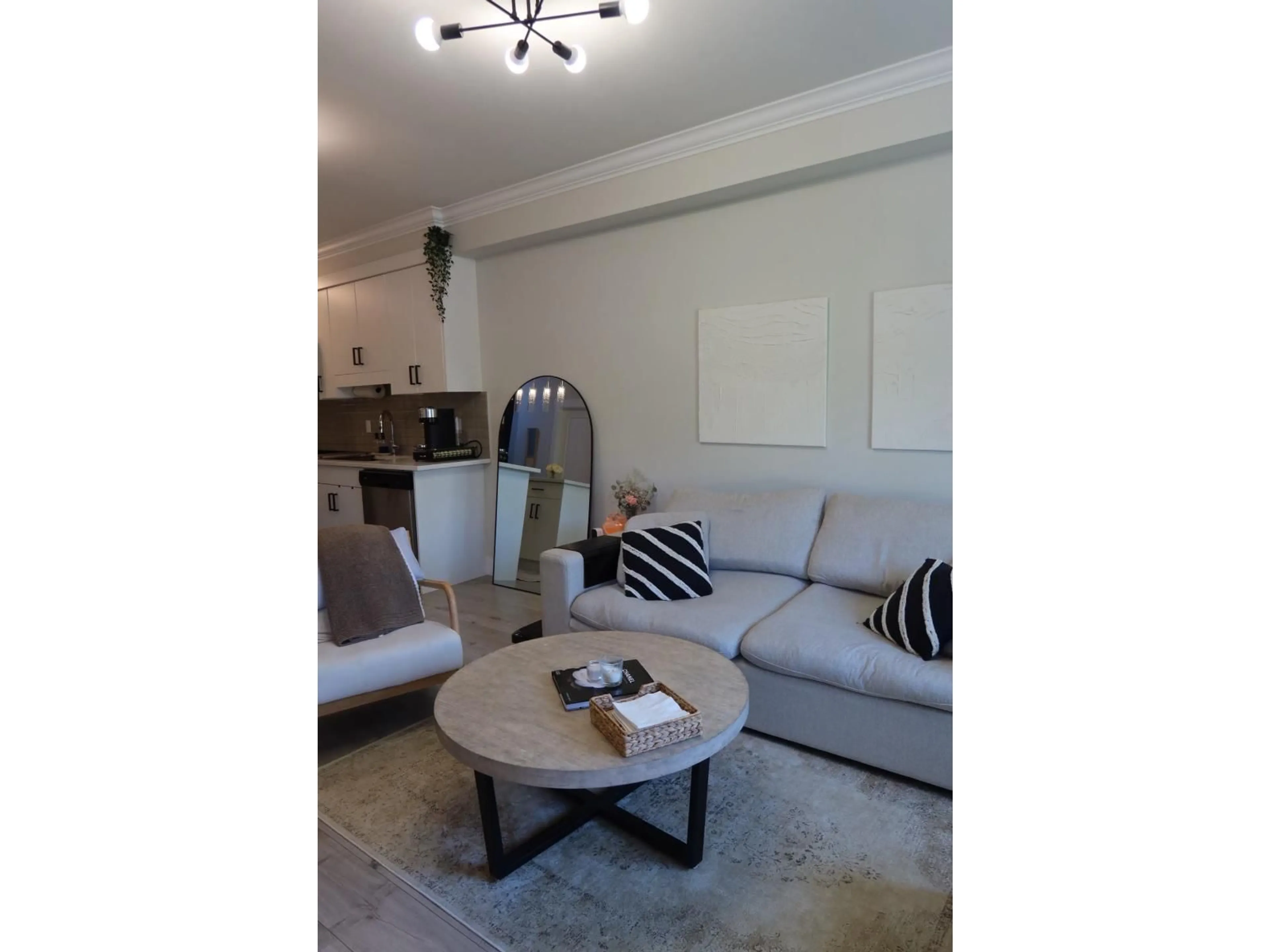 Living room with furniture, unknown for 310 - 13799 101 AVENUE, Surrey British Columbia V3T0N9