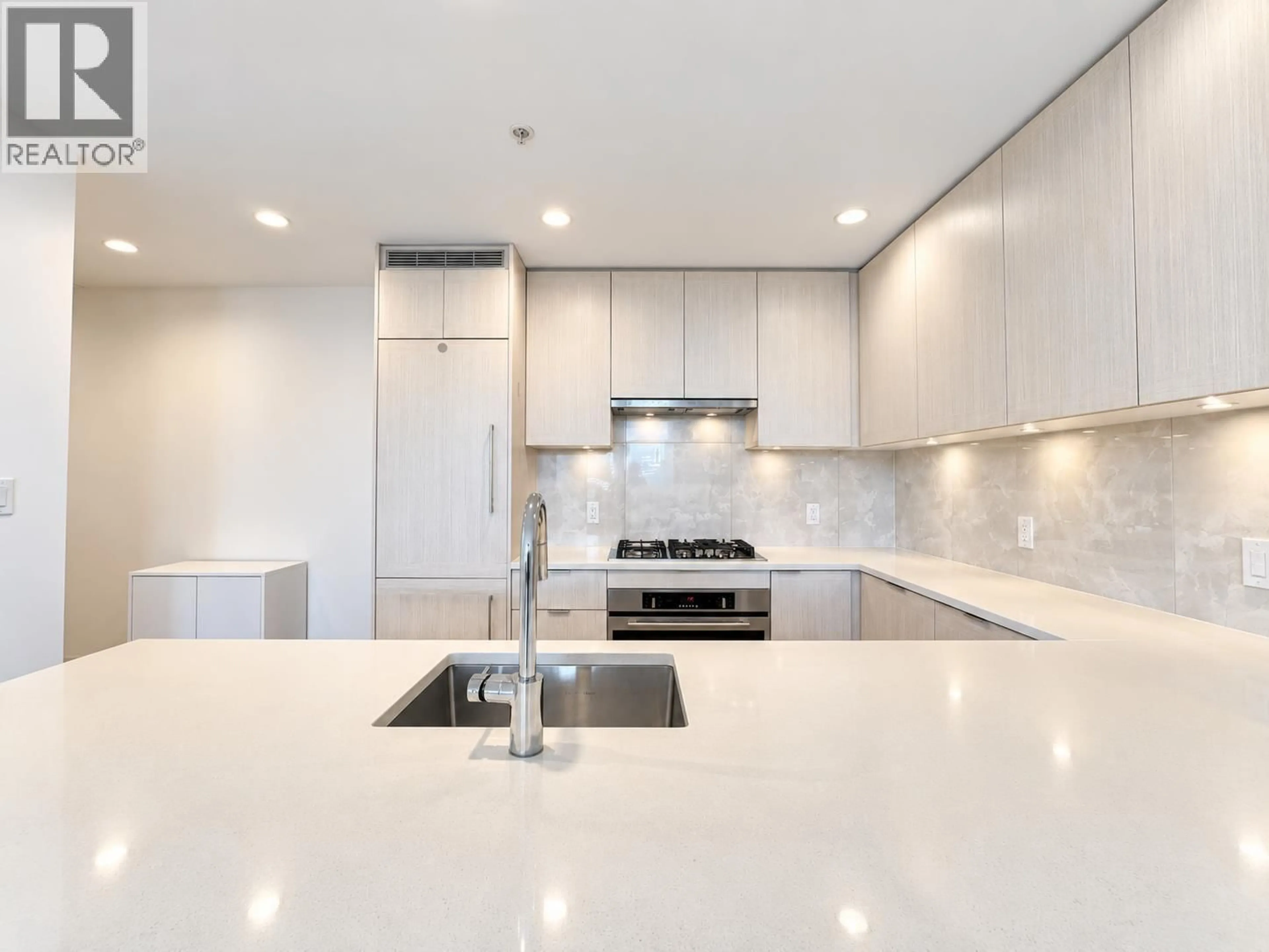 Contemporary kitchen, unknown for 401 - 5051 IMPERIAL STREET, Burnaby British Columbia V5J0J3
