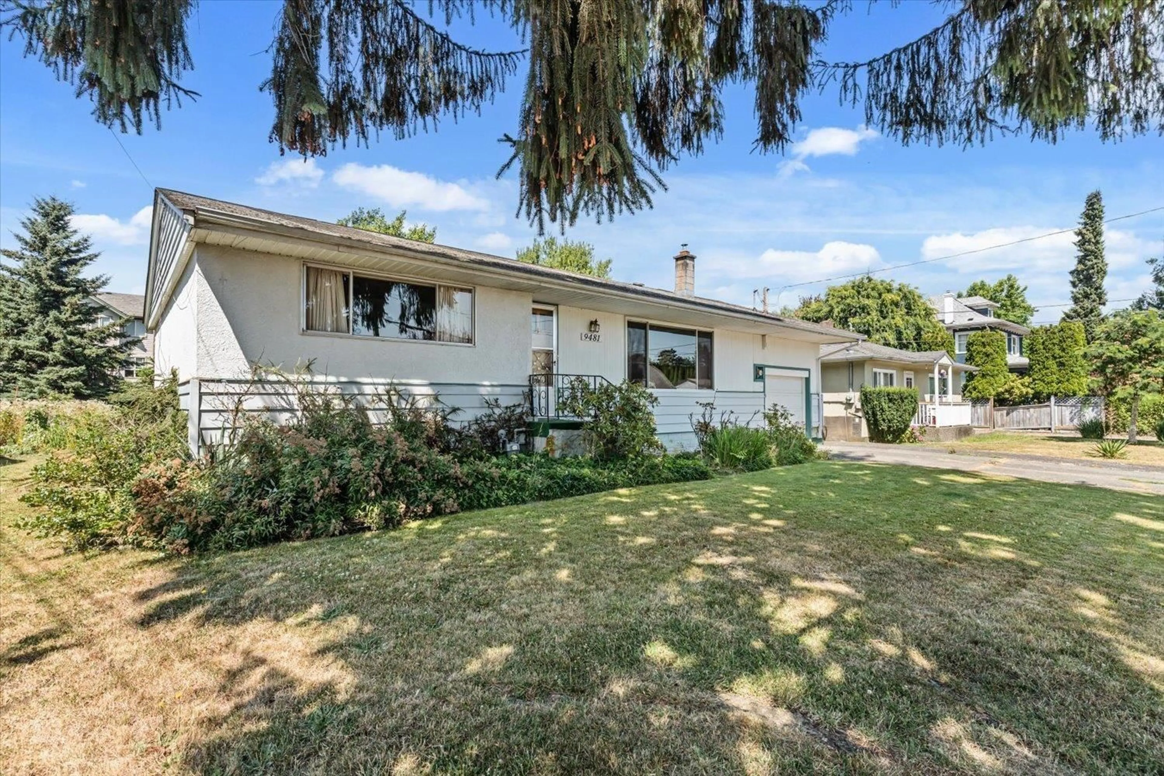 Home with vinyl exterior material, street for 9481 WOODBINE STREET, Chilliwack British Columbia V2P5S5