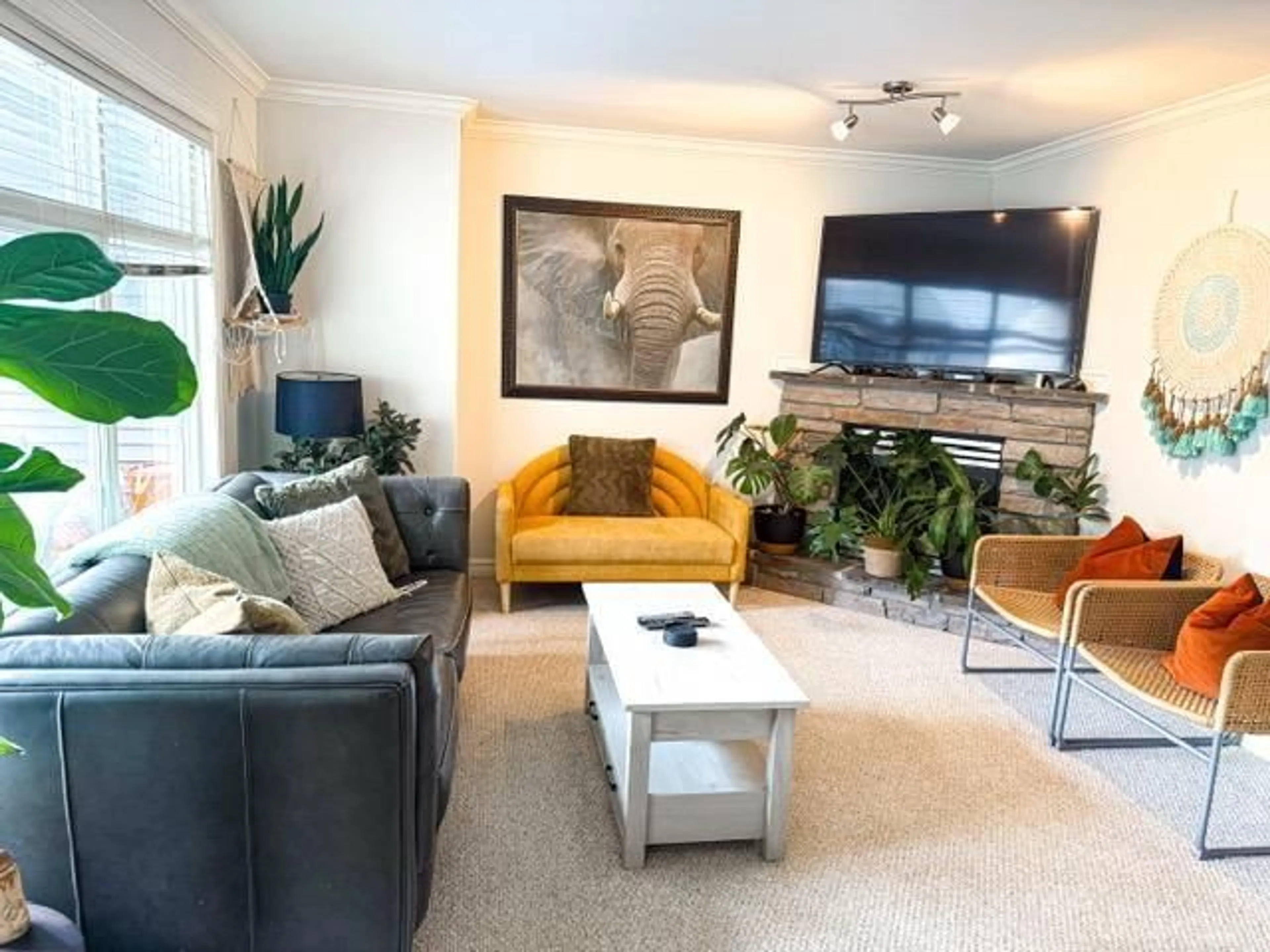 Living room with furniture, unknown for 14 - 5965 JINKERSON ROAD, Chilliwack British Columbia V2R5Z7
