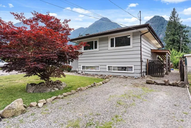 19865 PETER STREET, Hope 4