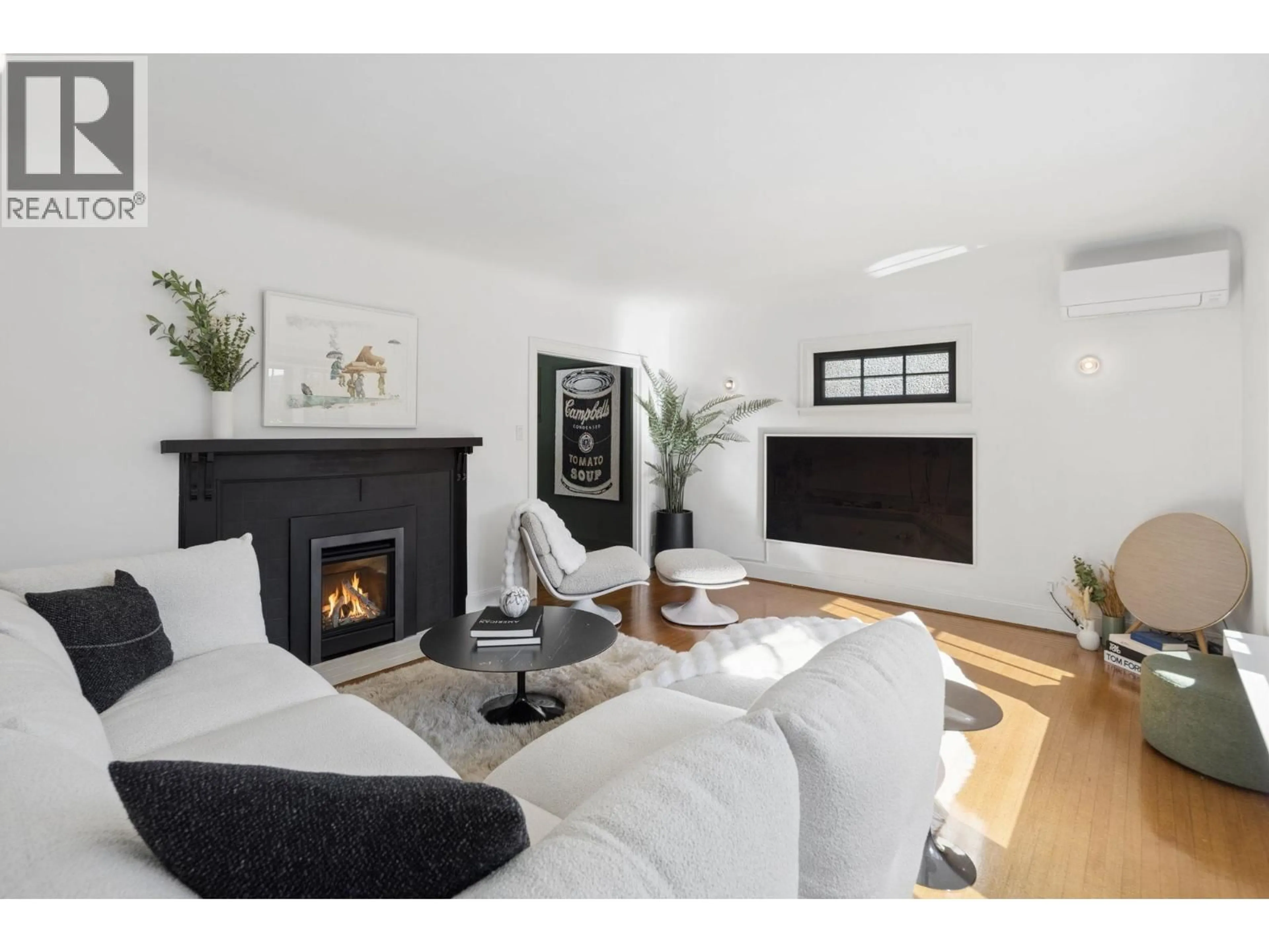 Living room with furniture, unknown for 3137 24TH AVENUE, Vancouver British Columbia V6L1R7