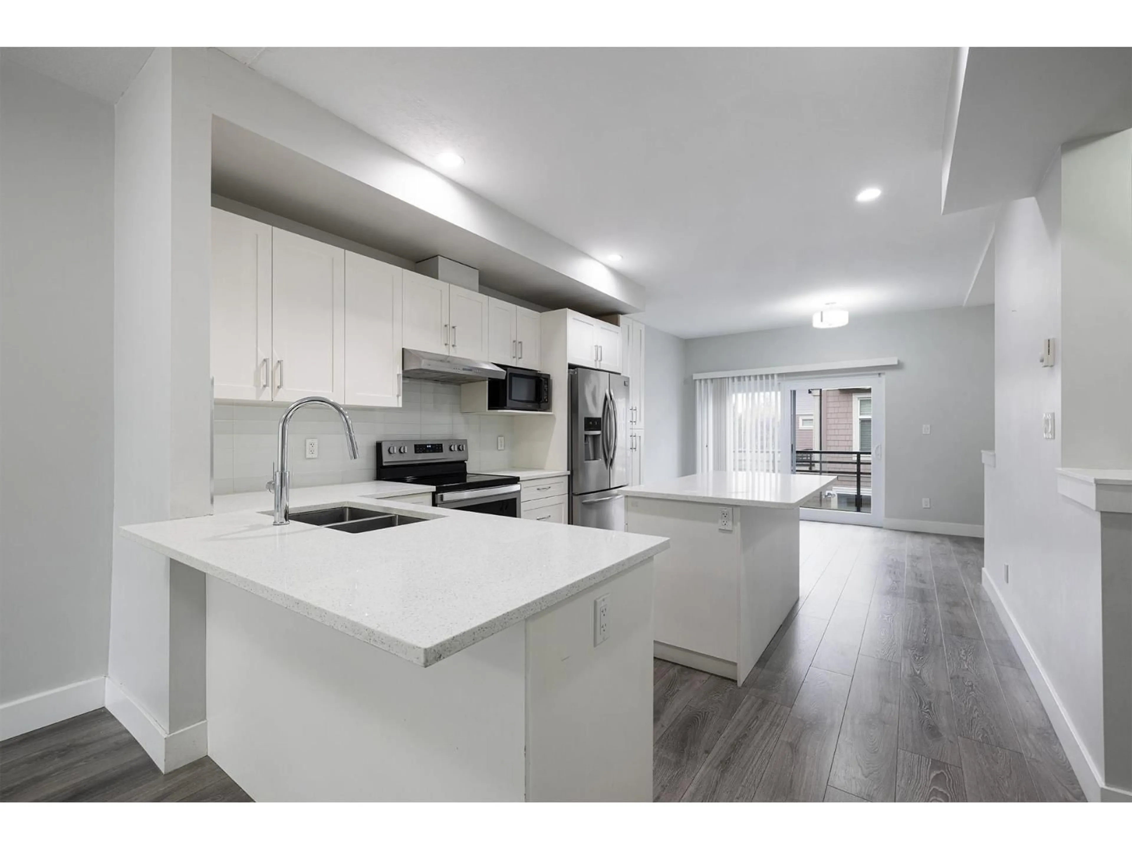 Open concept kitchen, unknown for 27 - 14660 105A AVENUE, Surrey British Columbia V3R5X9