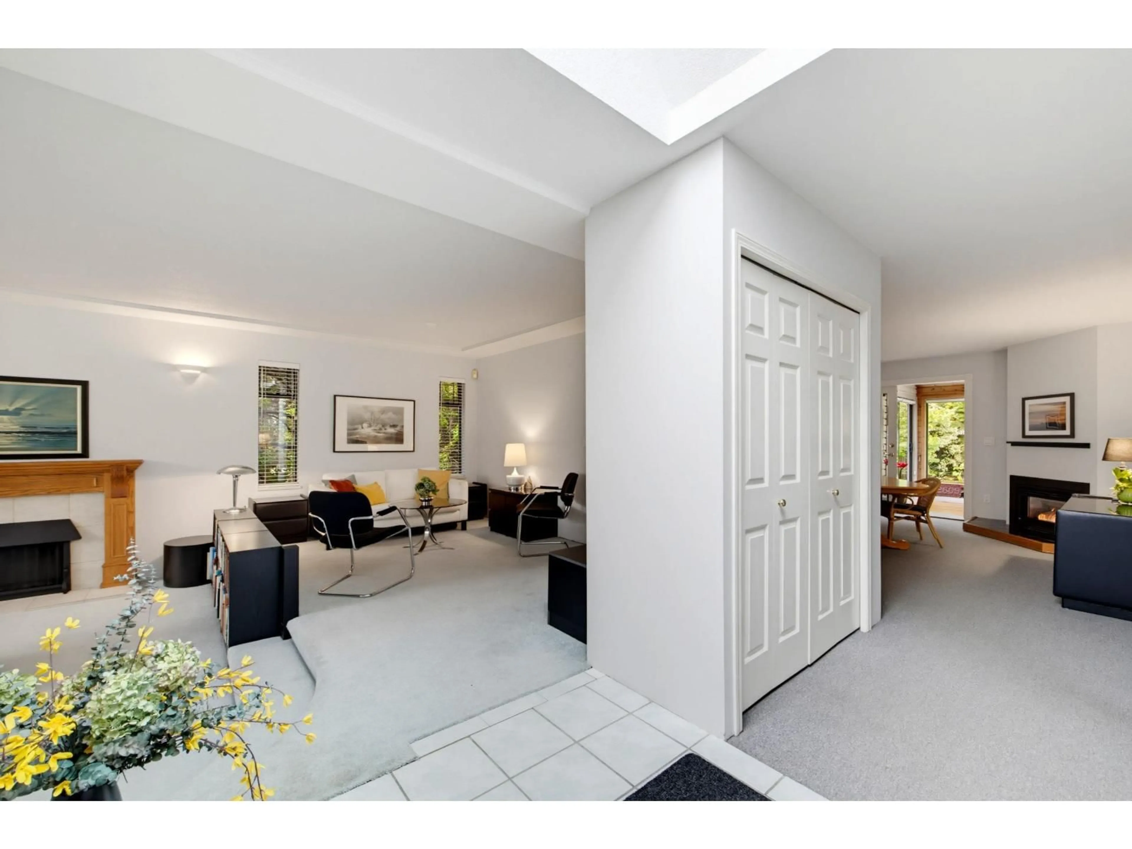 Indoor foyer for 7269 150A STREET, Surrey British Columbia V3S7A8