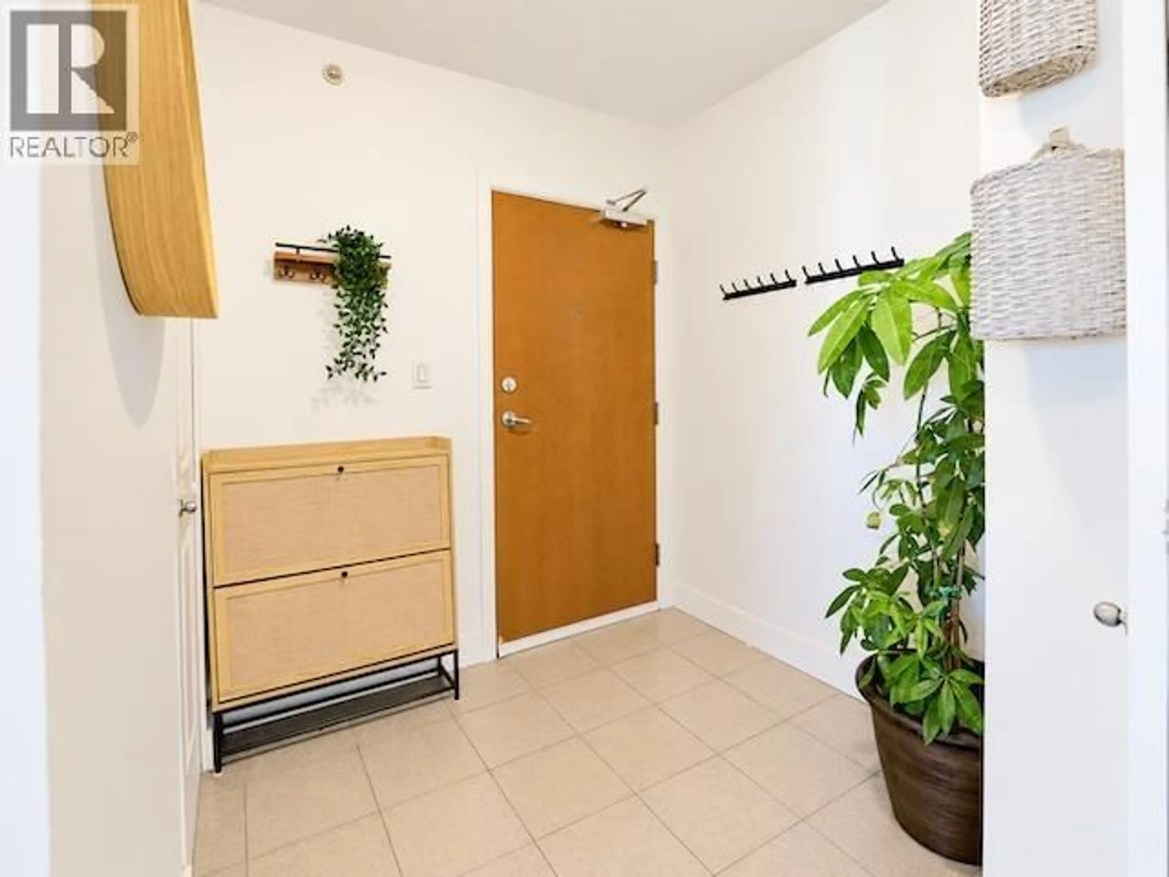 Indoor entryway for 1708 - 898 CARNARVON STREET, New Westminster British Columbia V3M0C3