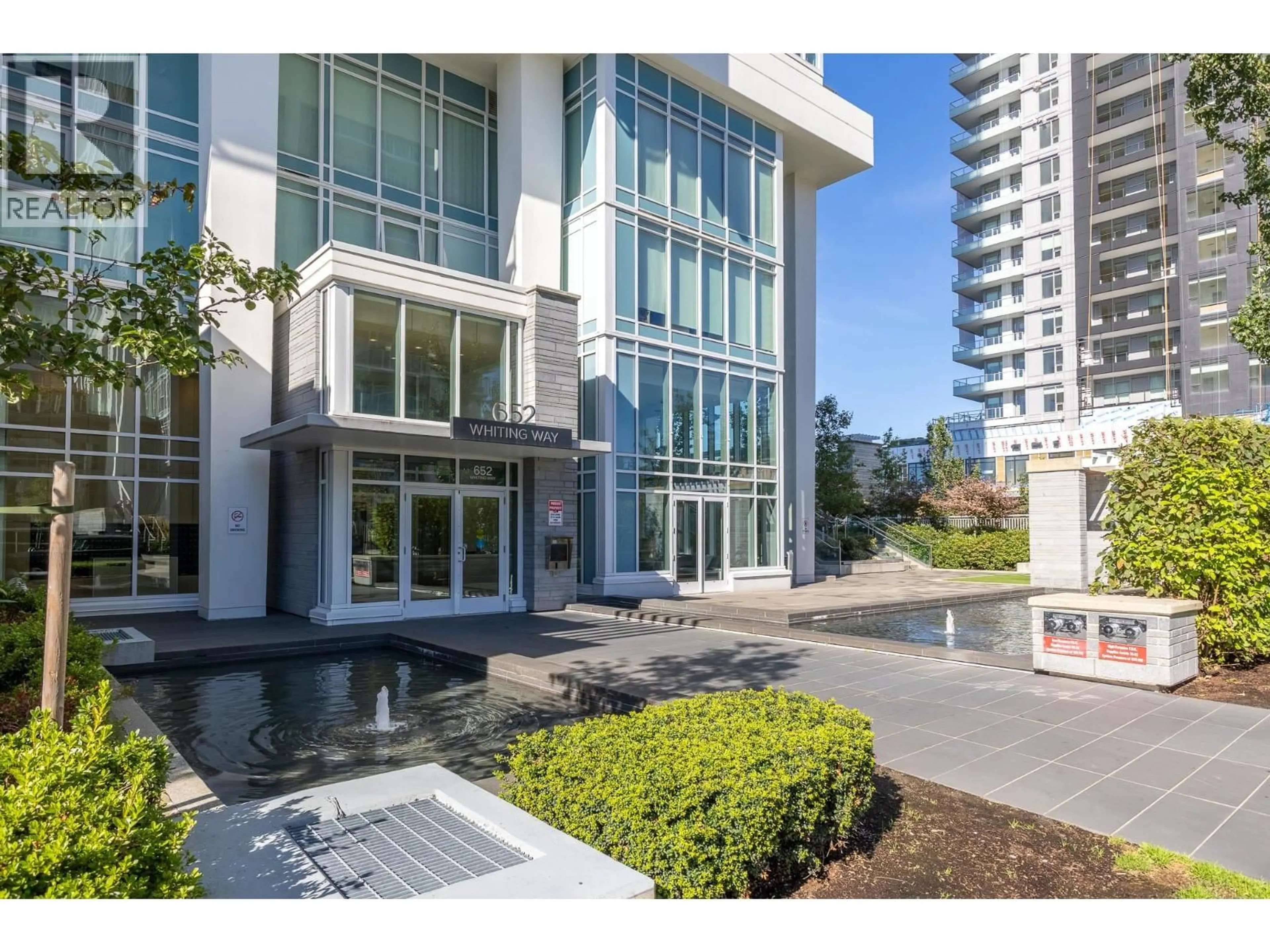Indoor foyer for 101 - 652 WHITING WAY, Coquitlam British Columbia V3J0K3