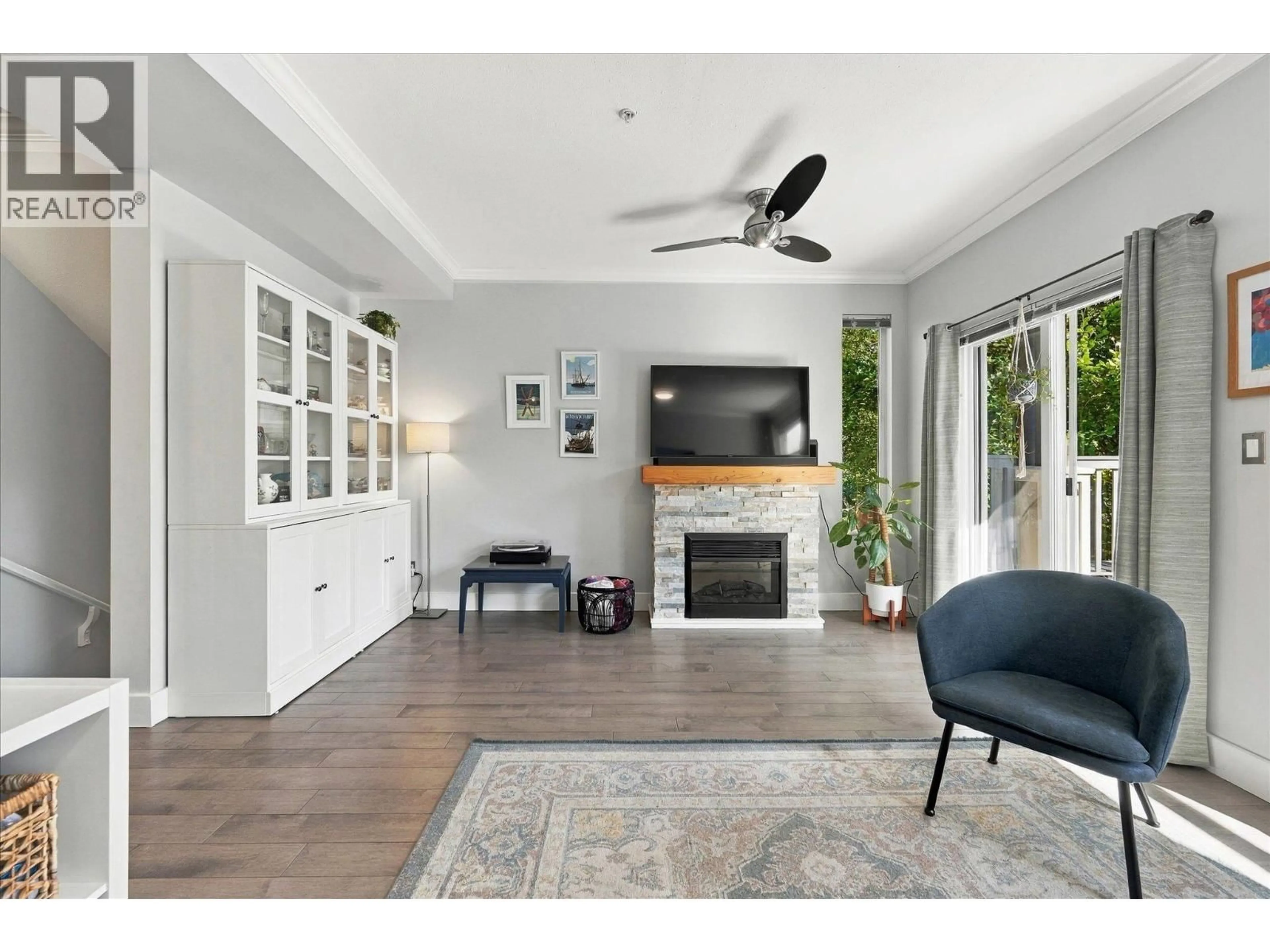 Living room with furniture, unknown for 46 - 40632 GOVERNMENT ROAD, Squamish British Columbia V8B0M7