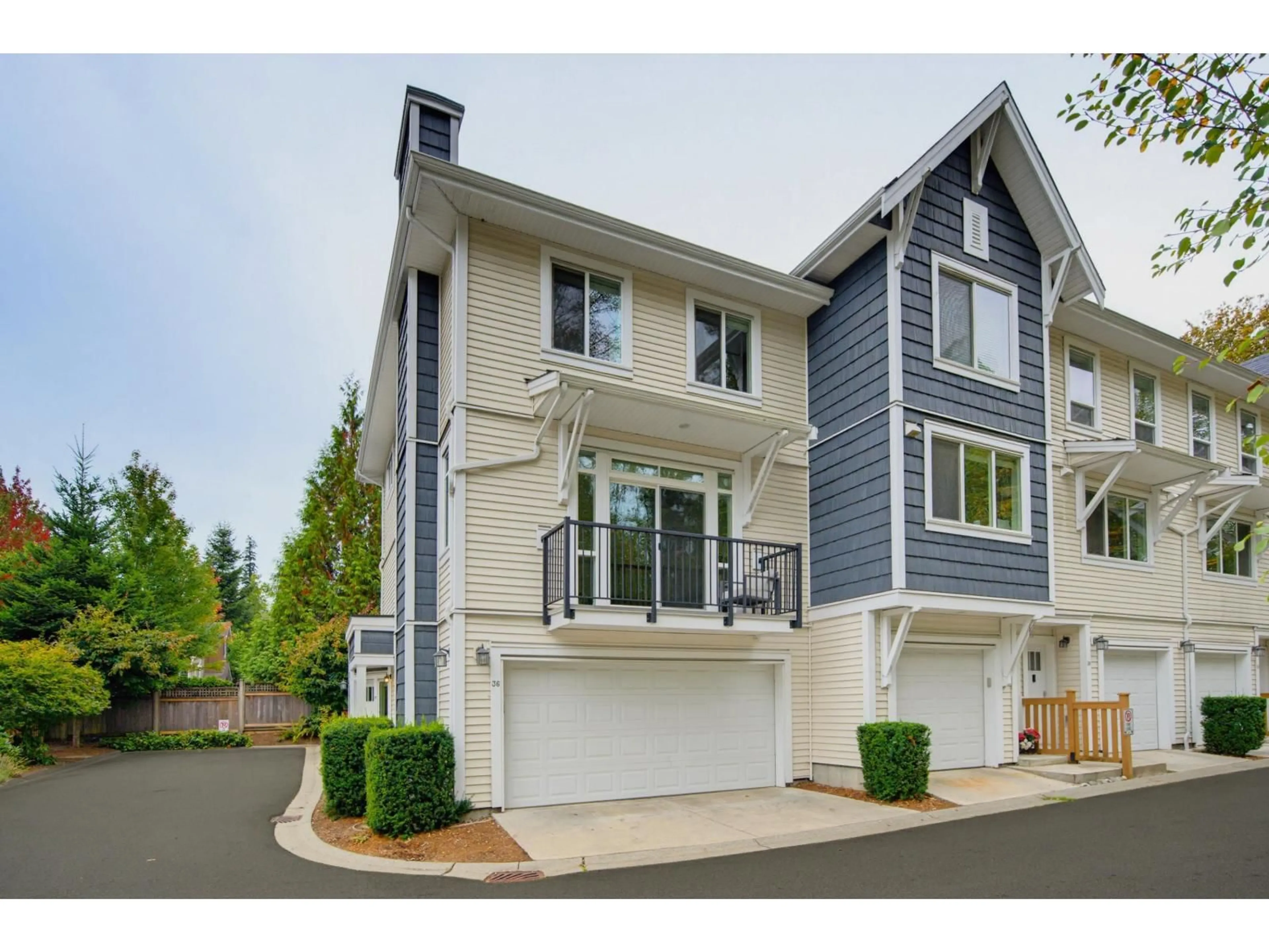 Home with vinyl exterior material, street for 36 - 3039 156 STREET, Surrey British Columbia V3Z6T5