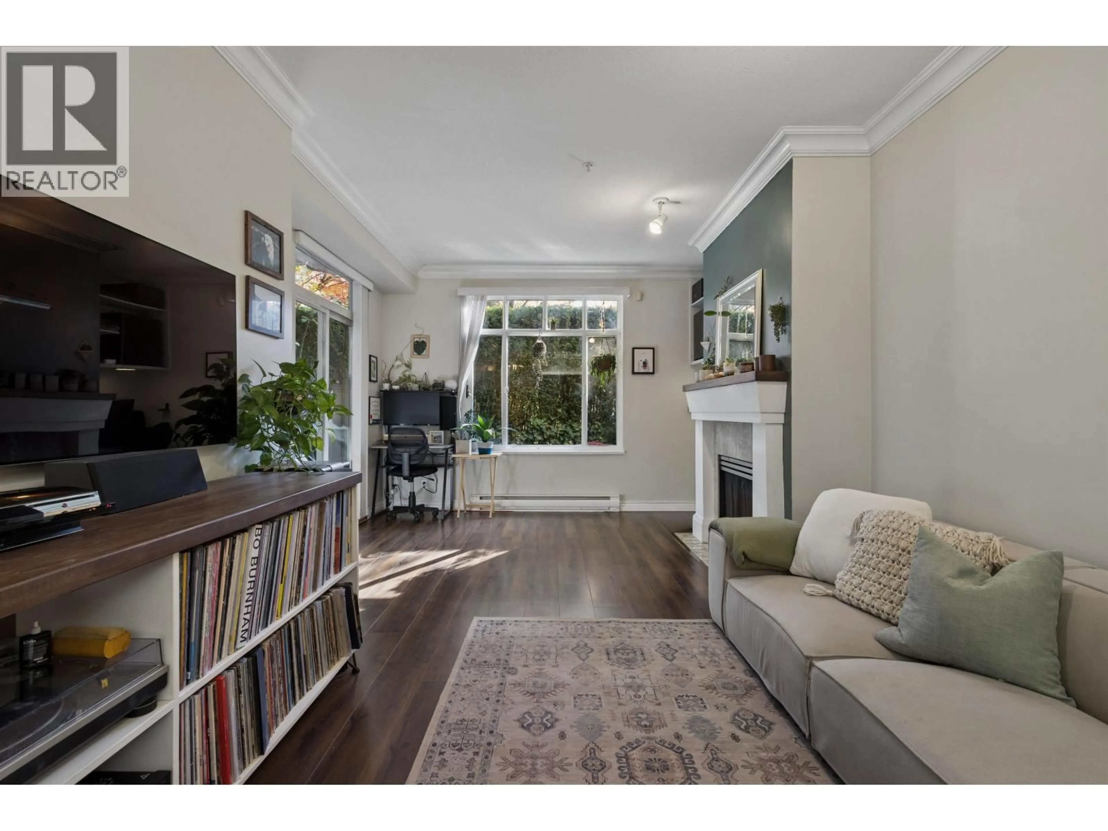 Living room with furniture, unknown for 101 - 1675 10TH AVENUE, Vancouver British Columbia V6J2A2