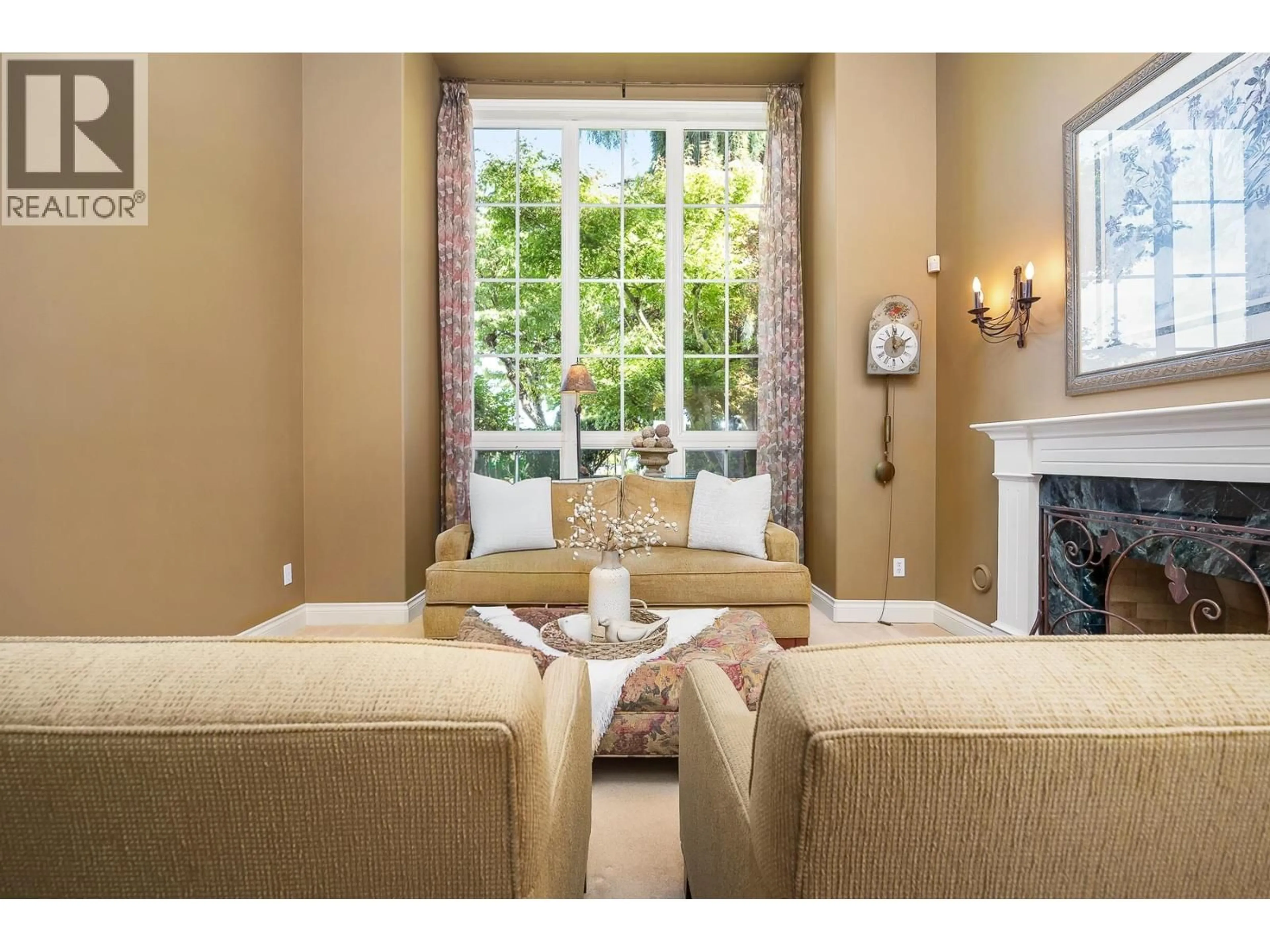 Living room with furniture, unknown for 6328 SUNRISE LANE, Delta British Columbia V4K5A3