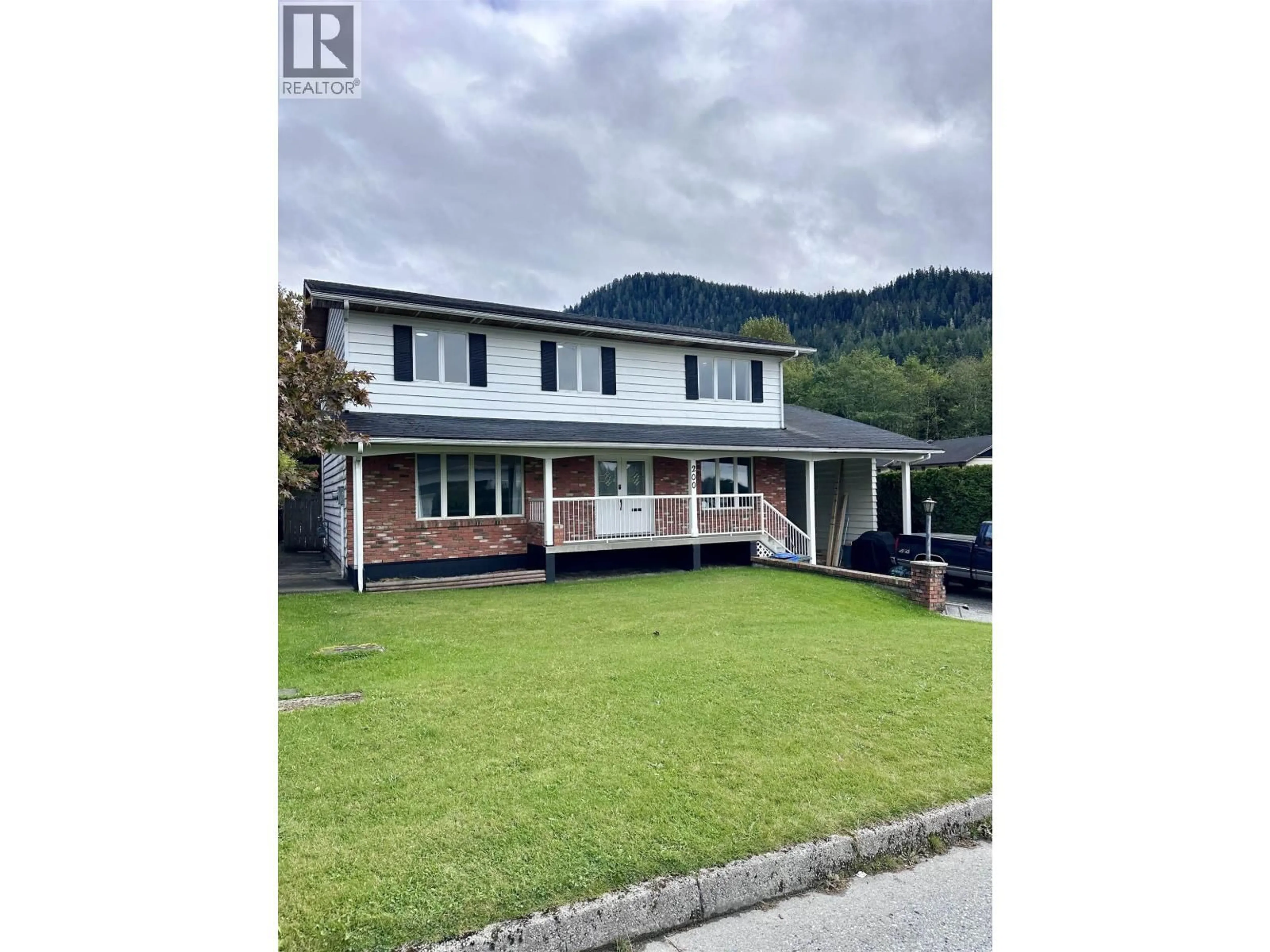 A pic from outside/outdoor area/front of a property/back of a property/a pic from drone, unknown for 200 ALBERTA PLACE, Prince Rupert British Columbia V8J3X8