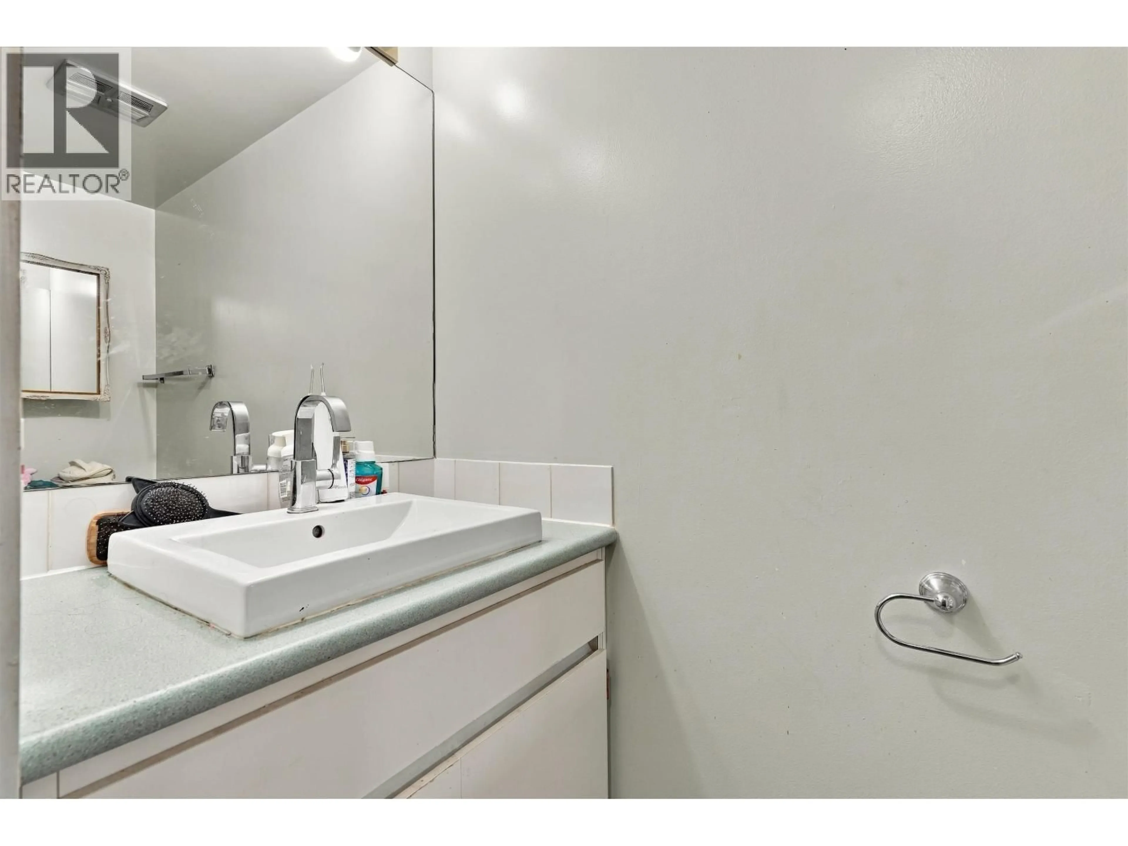 Standard bathroom, unknown for 403 - 2024 FULLERTON AVENUE, North Vancouver British Columbia V7P3G4