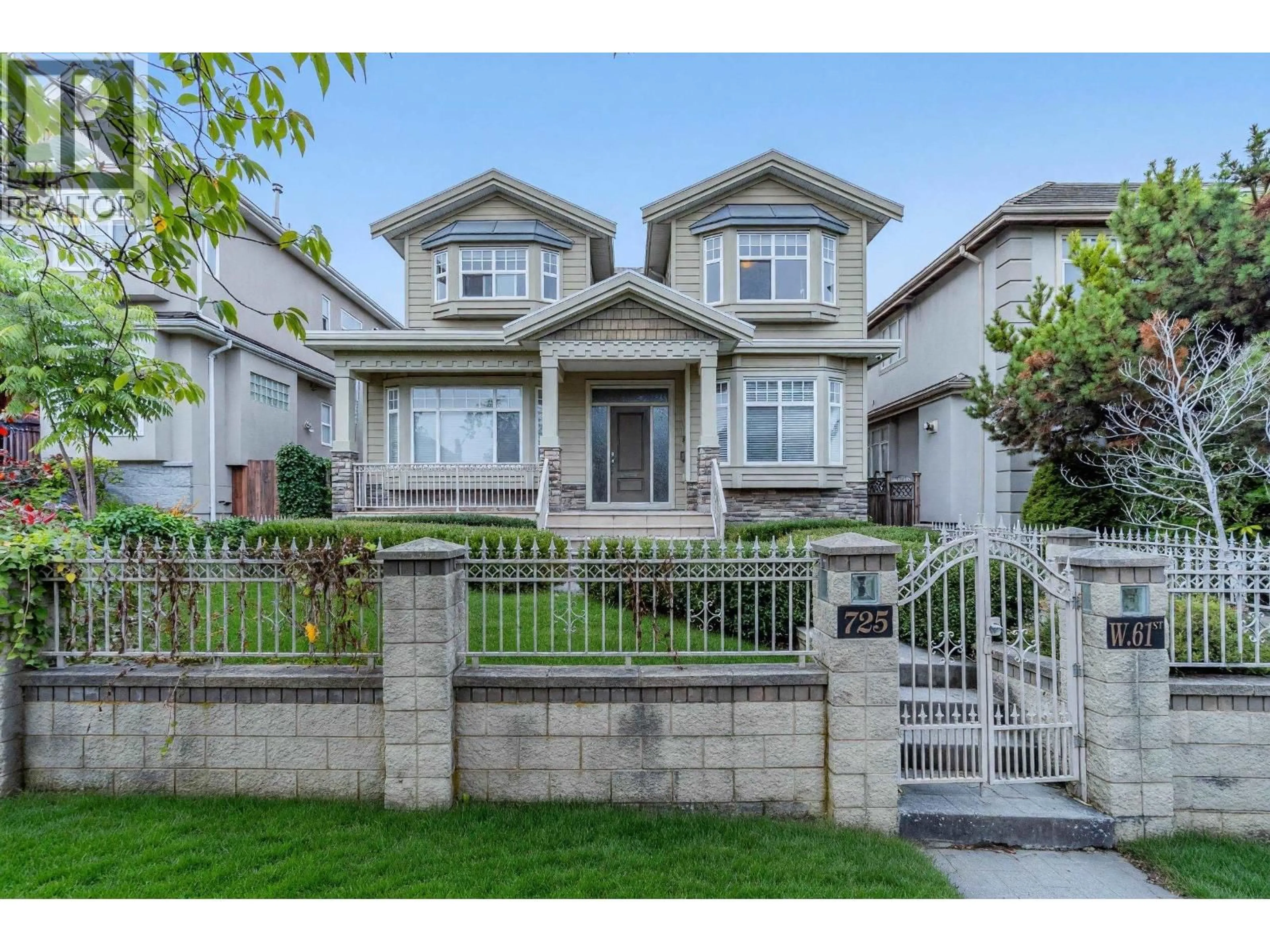 Home with vinyl exterior material, street for 725 61ST AVENUE, Vancouver British Columbia V6P2B6