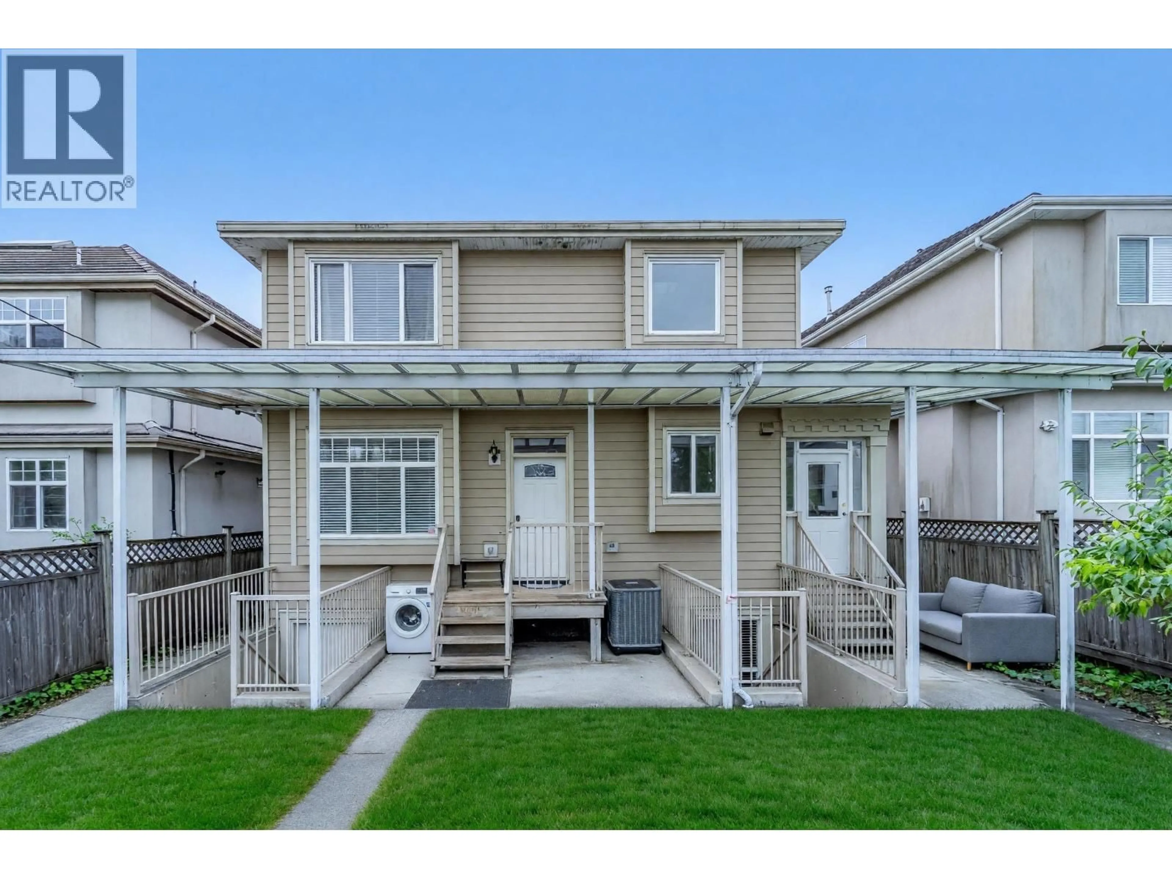 Home with vinyl exterior material, street for 725 61ST AVENUE, Vancouver British Columbia V6P2B6