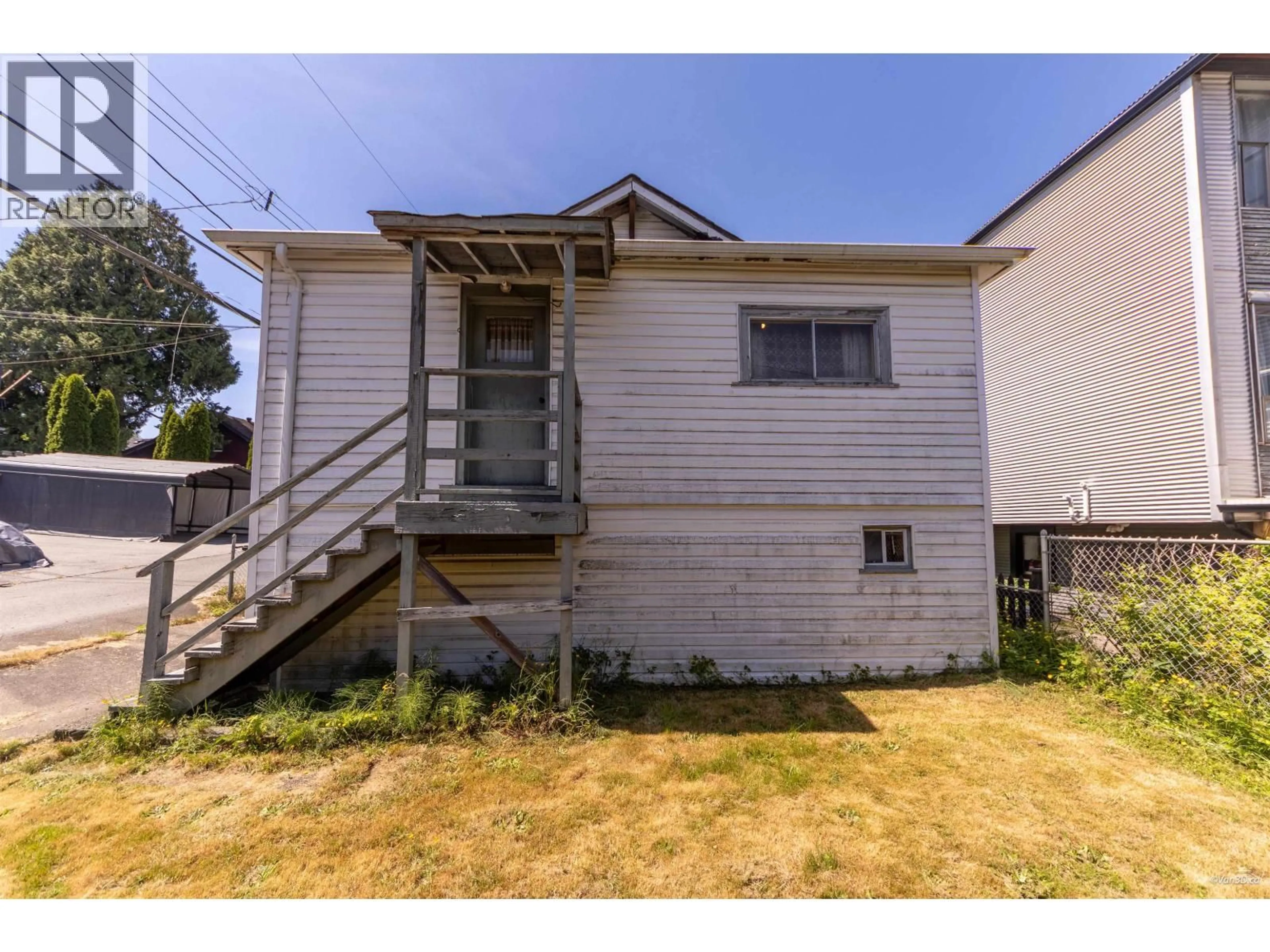 Unknown for 824 SEMLIN DRIVE, Vancouver British Columbia V5L4J5