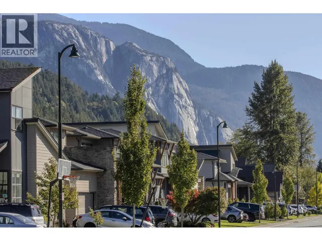 39320 CARDINAL DRIVE, Squamish 4