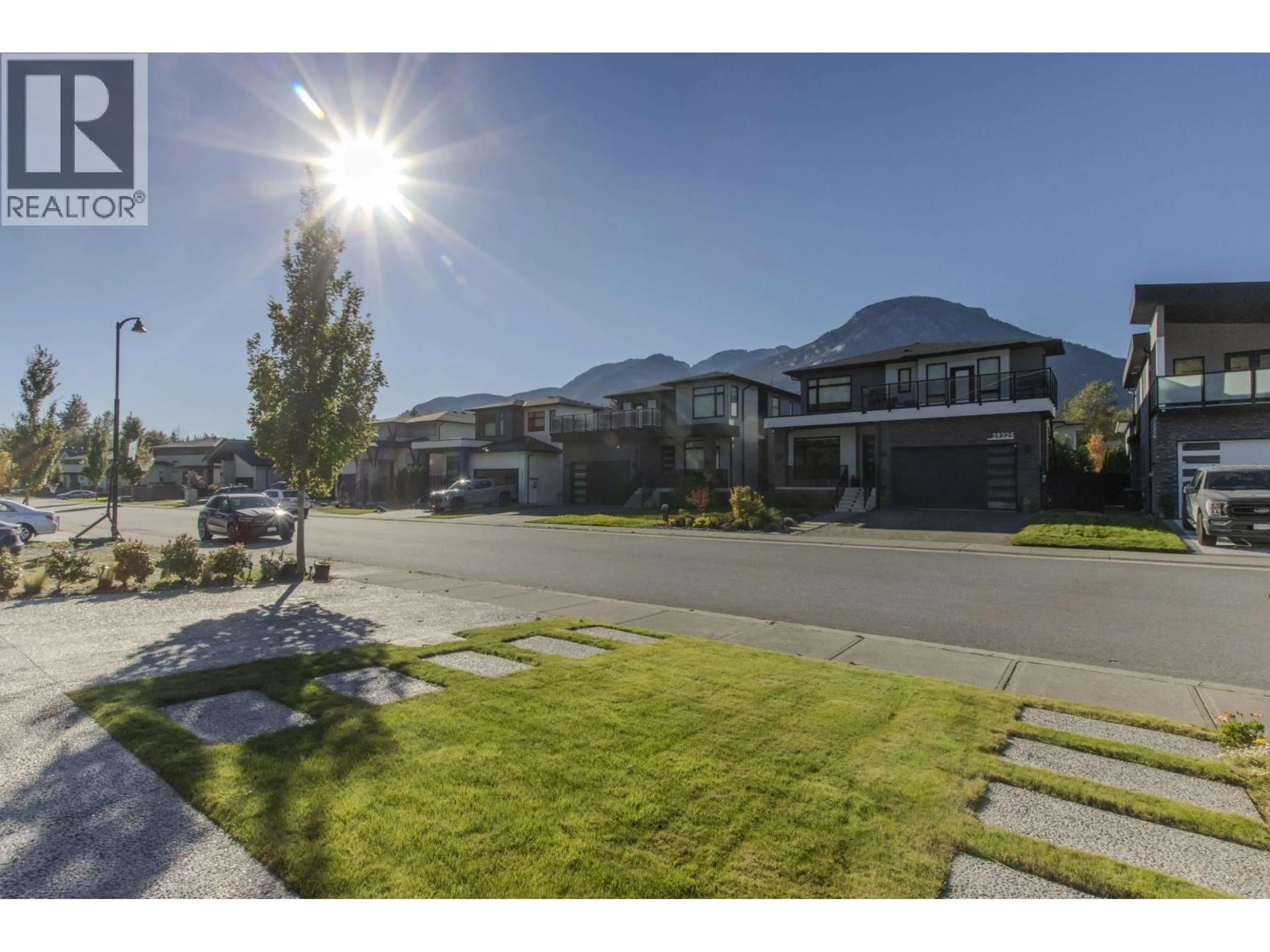 A pic from outside/outdoor area/front of a property/back of a property/a pic from drone, street for 39320 CARDINAL DRIVE, Squamish British Columbia V8B1A6