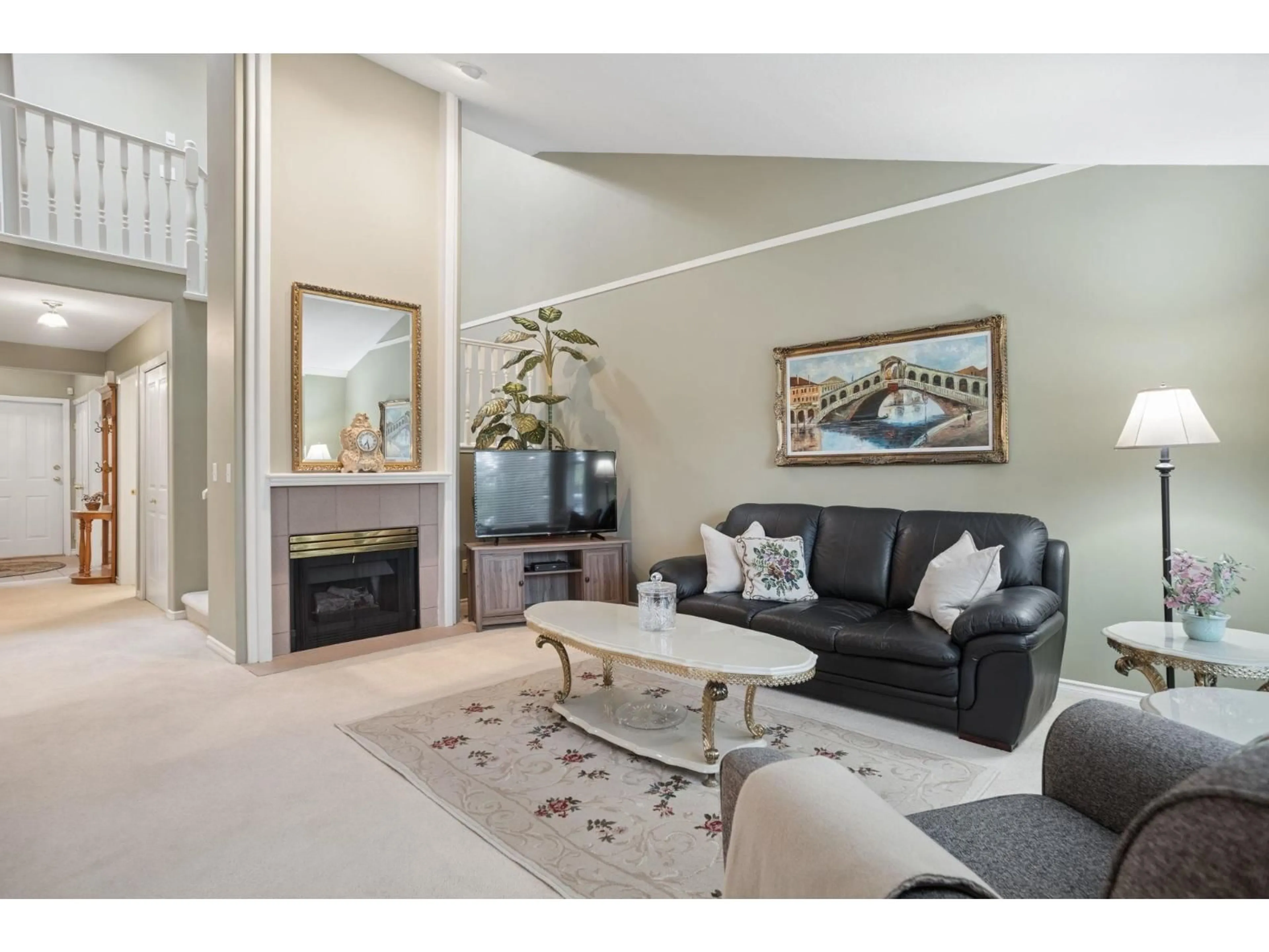 Living room with furniture, unknown for 3 - 8567 164 STREET, Surrey British Columbia V4N3K4