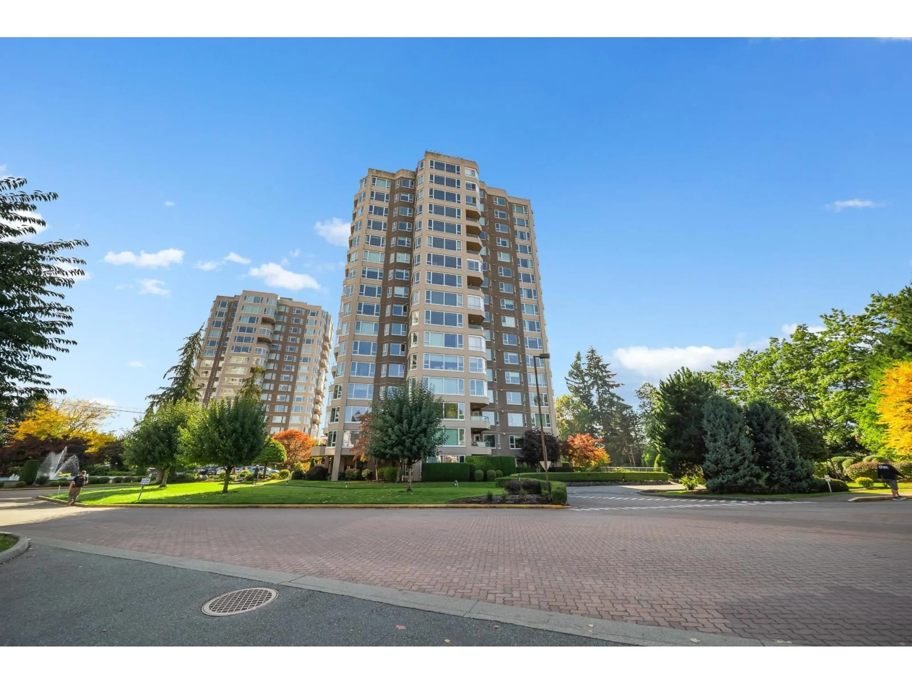 A pic from outside/outdoor area/front of a property/back of a property/a pic from drone, street for 302 - 3150 GLADWIN ROAD, Abbotsford British Columbia V2T5S9