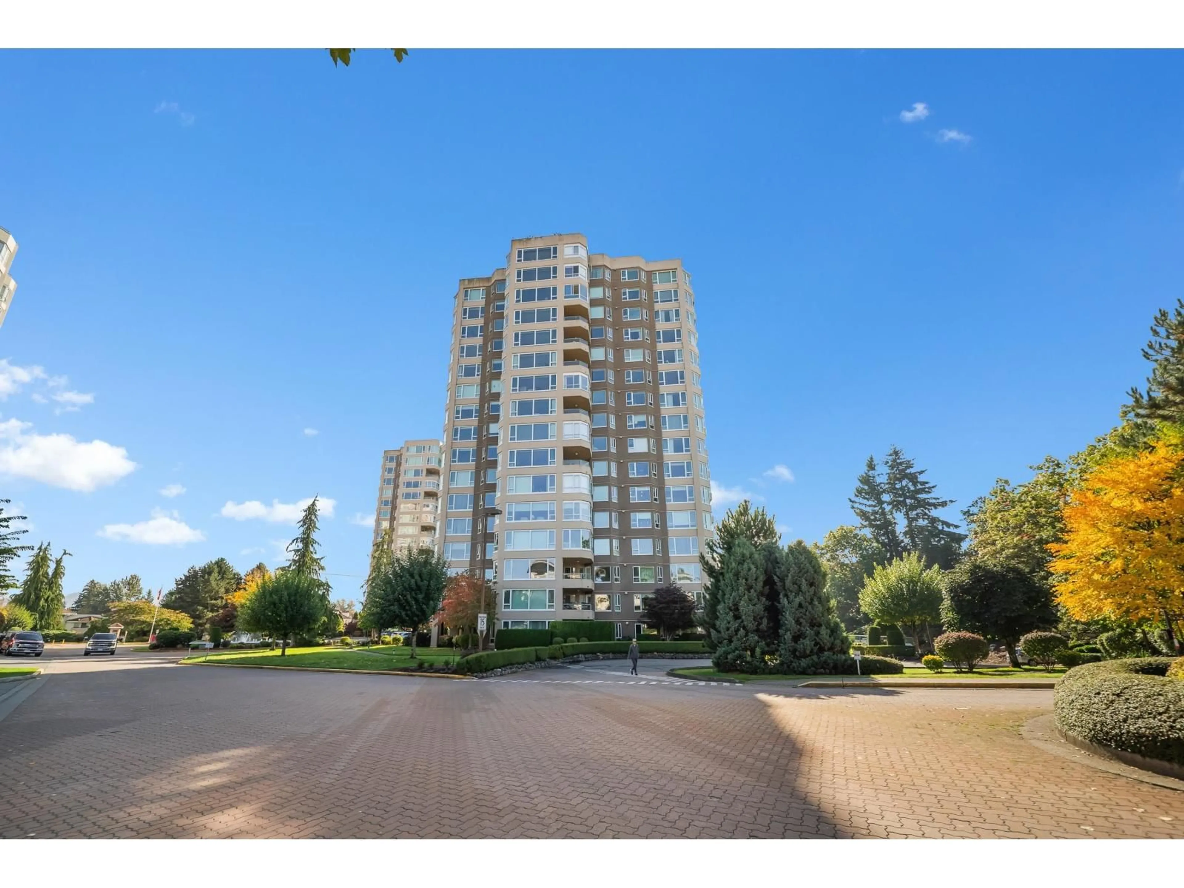A pic from outside/outdoor area/front of a property/back of a property/a pic from drone, unknown for 302 - 3150 GLADWIN ROAD, Abbotsford British Columbia V2T5S9