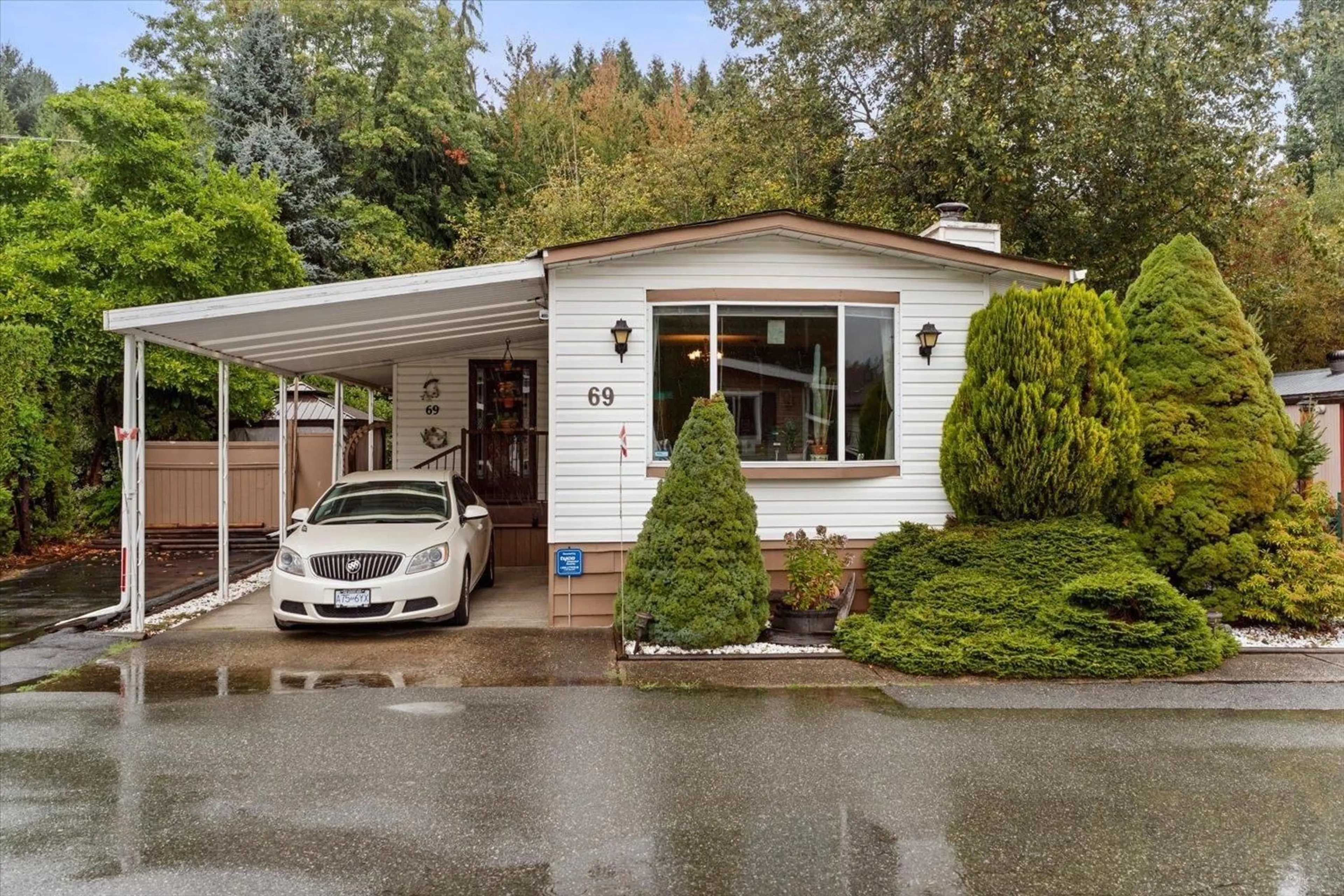 Home with vinyl exterior material, street for 69 - 3300 HORN STREET, Abbotsford British Columbia V2S7Y5