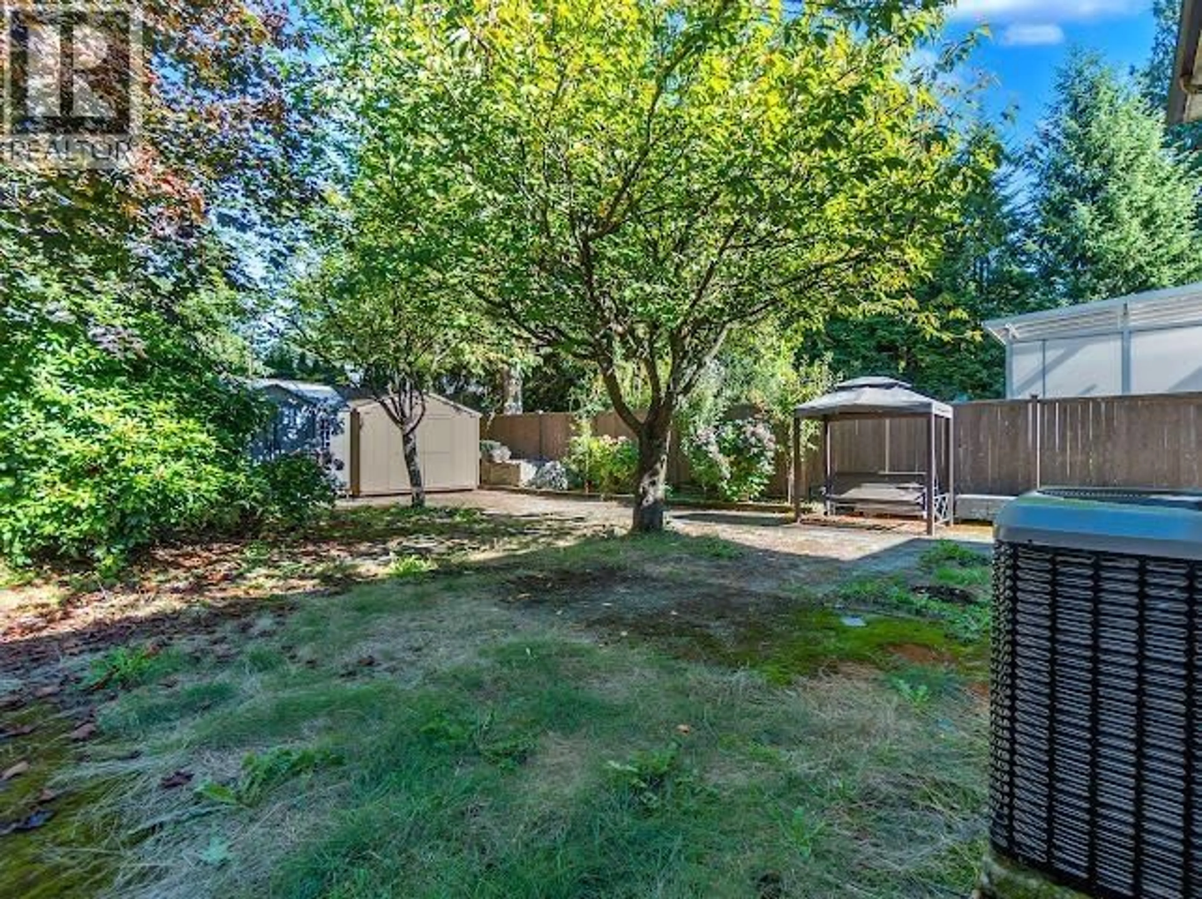 A pic from outside/outdoor area/front of a property/back of a property/a pic from drone, forest/trees view for 938 29TH STREET, North Vancouver British Columbia V7K1B8
