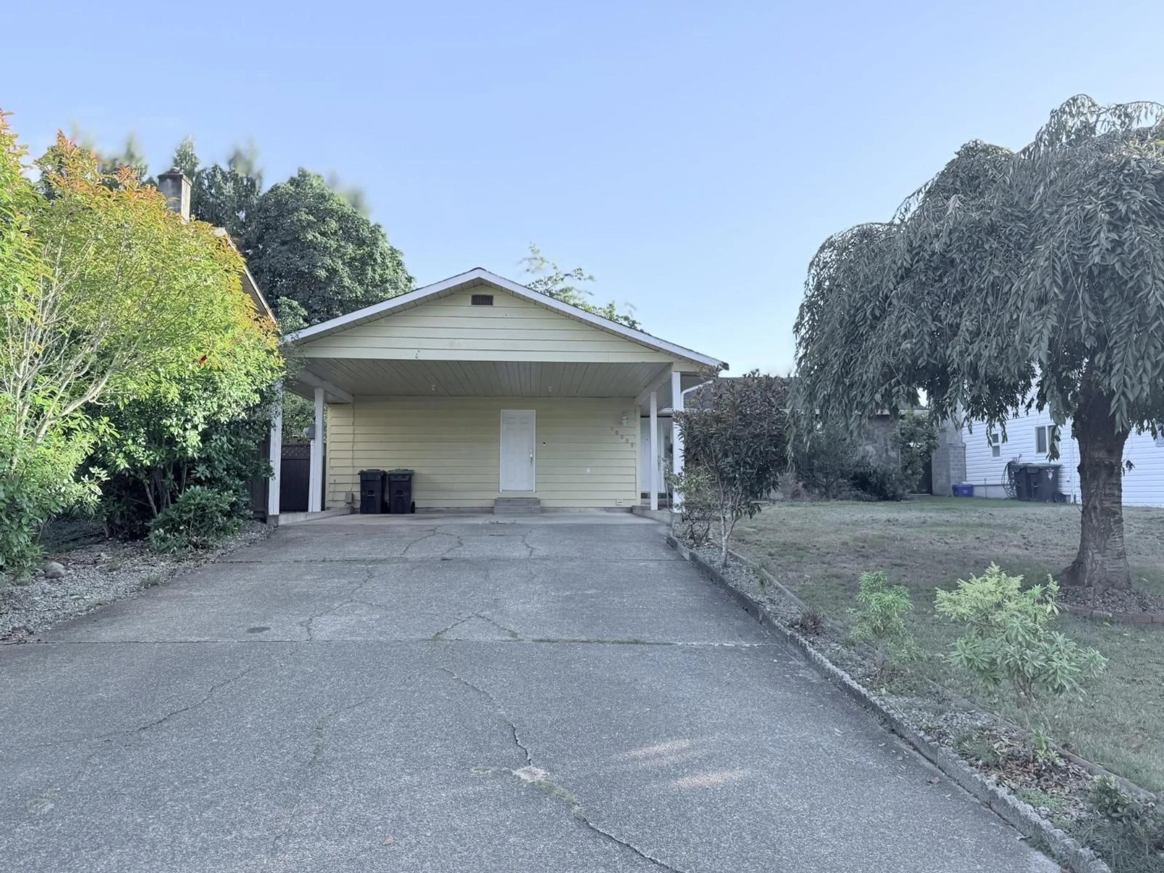 A pic from outside/outdoor area/front of a property/back of a property/a pic from drone, street for 26898 32A AVENUE, Langley British Columbia V4W3G4