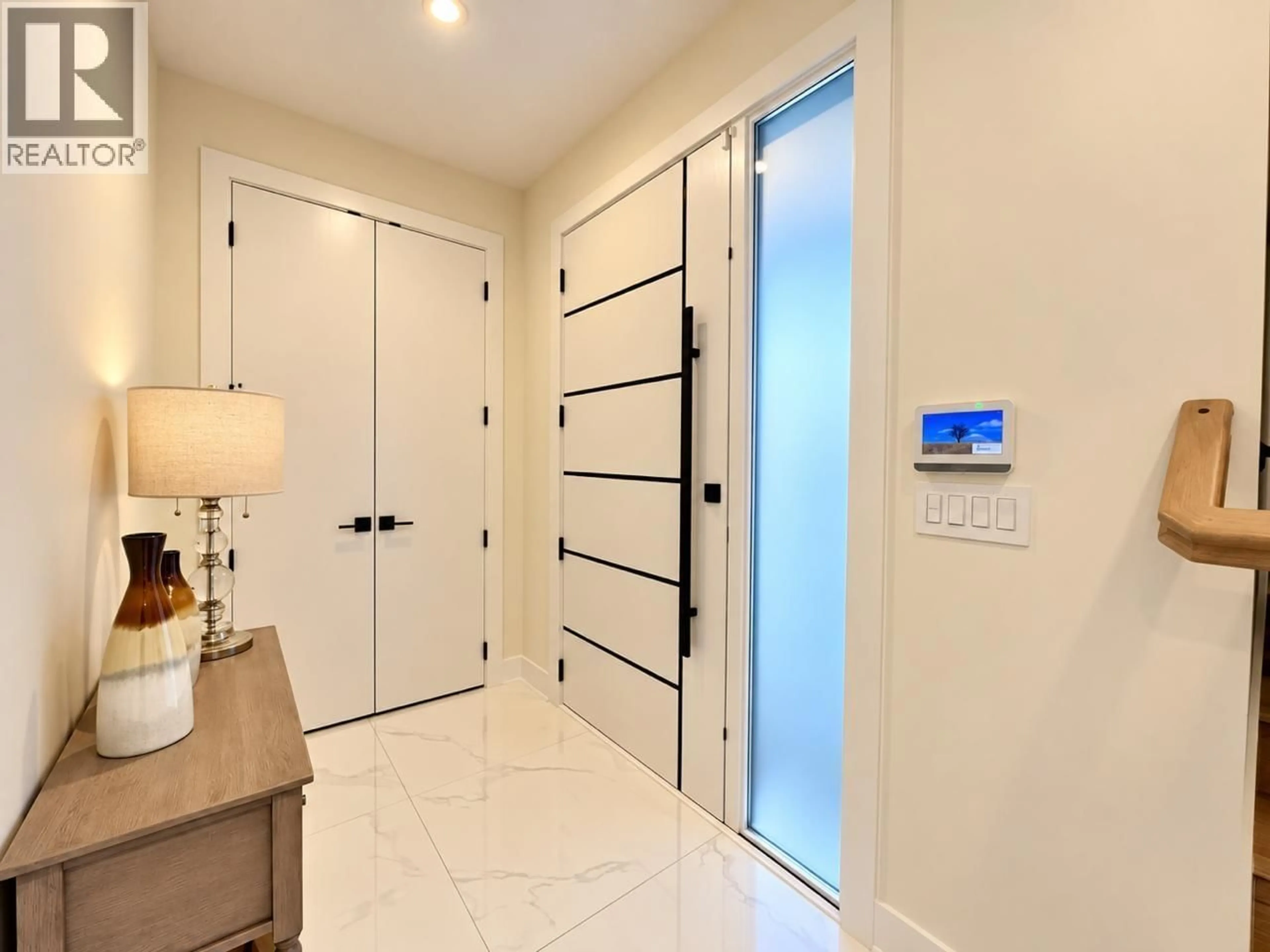 Indoor entryway for 4246 WILLIAMS ROAD, Richmond British Columbia V7E1J9