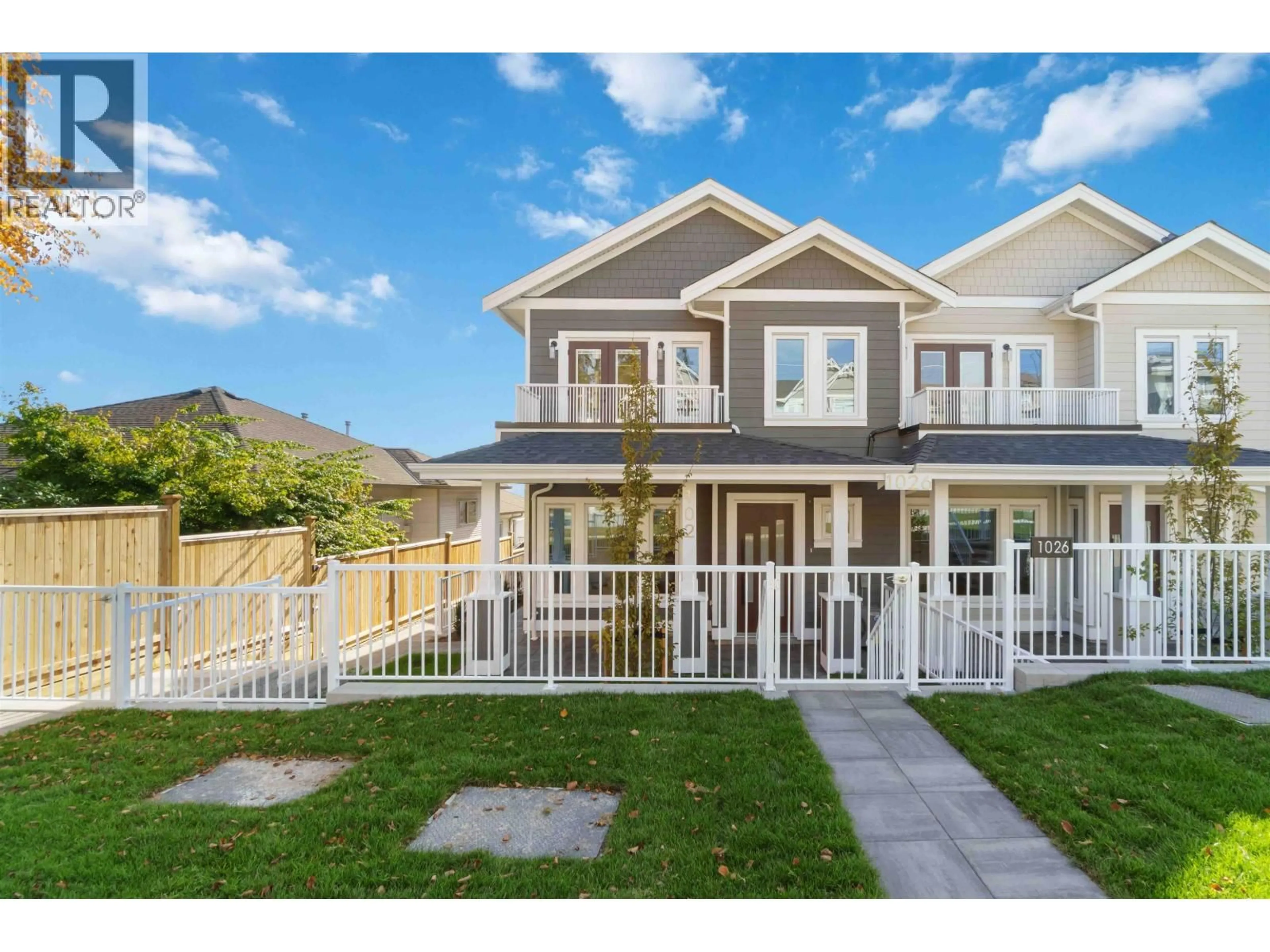 Home with vinyl exterior material, mountain view for 102 - 1026 STEWART AVENUE, Coquitlam British Columbia V5K2N6