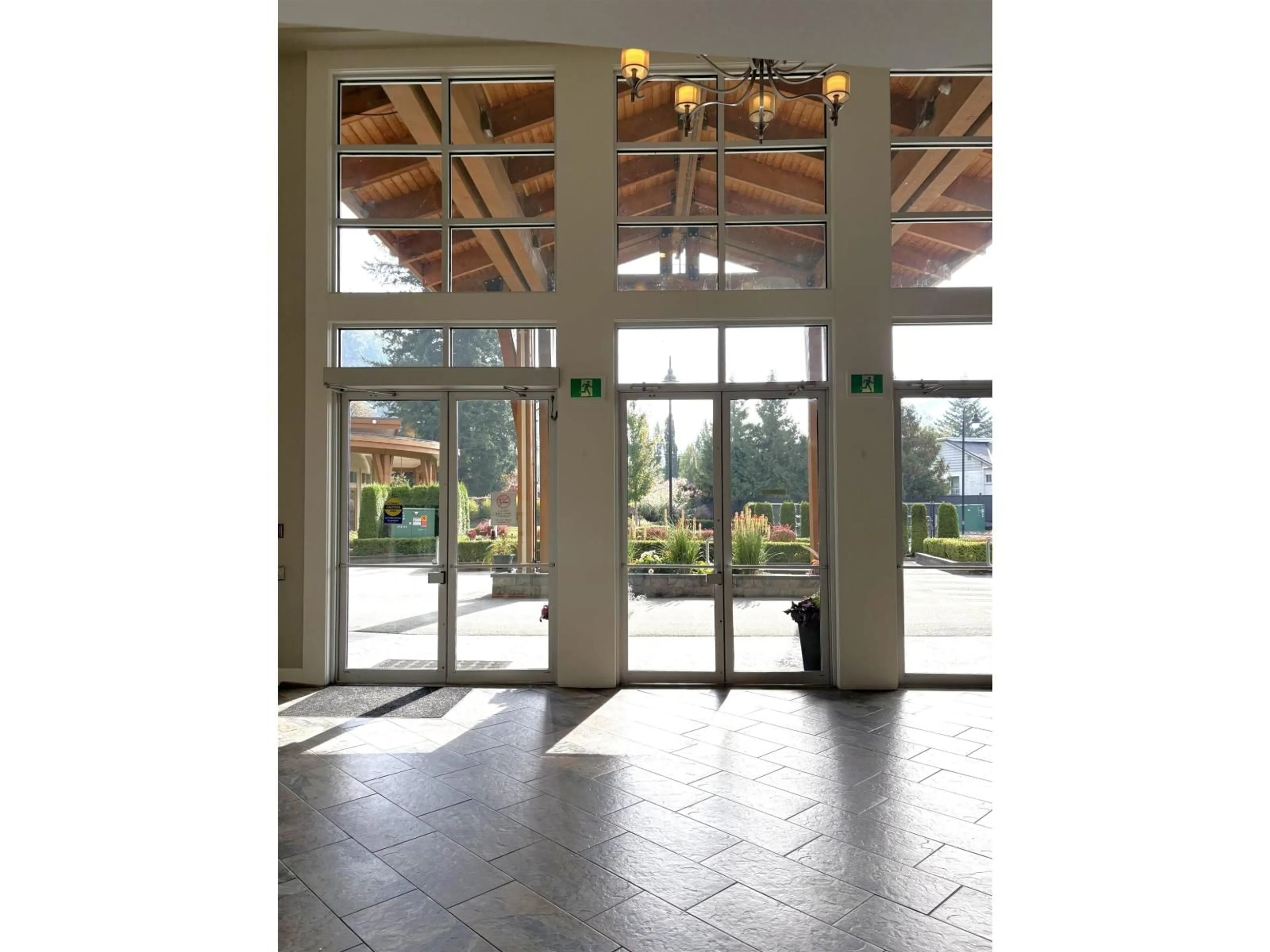 Indoor foyer for 203 - 45750 KEITH WILSON ROAD, Chilliwack British Columbia V2R0X3