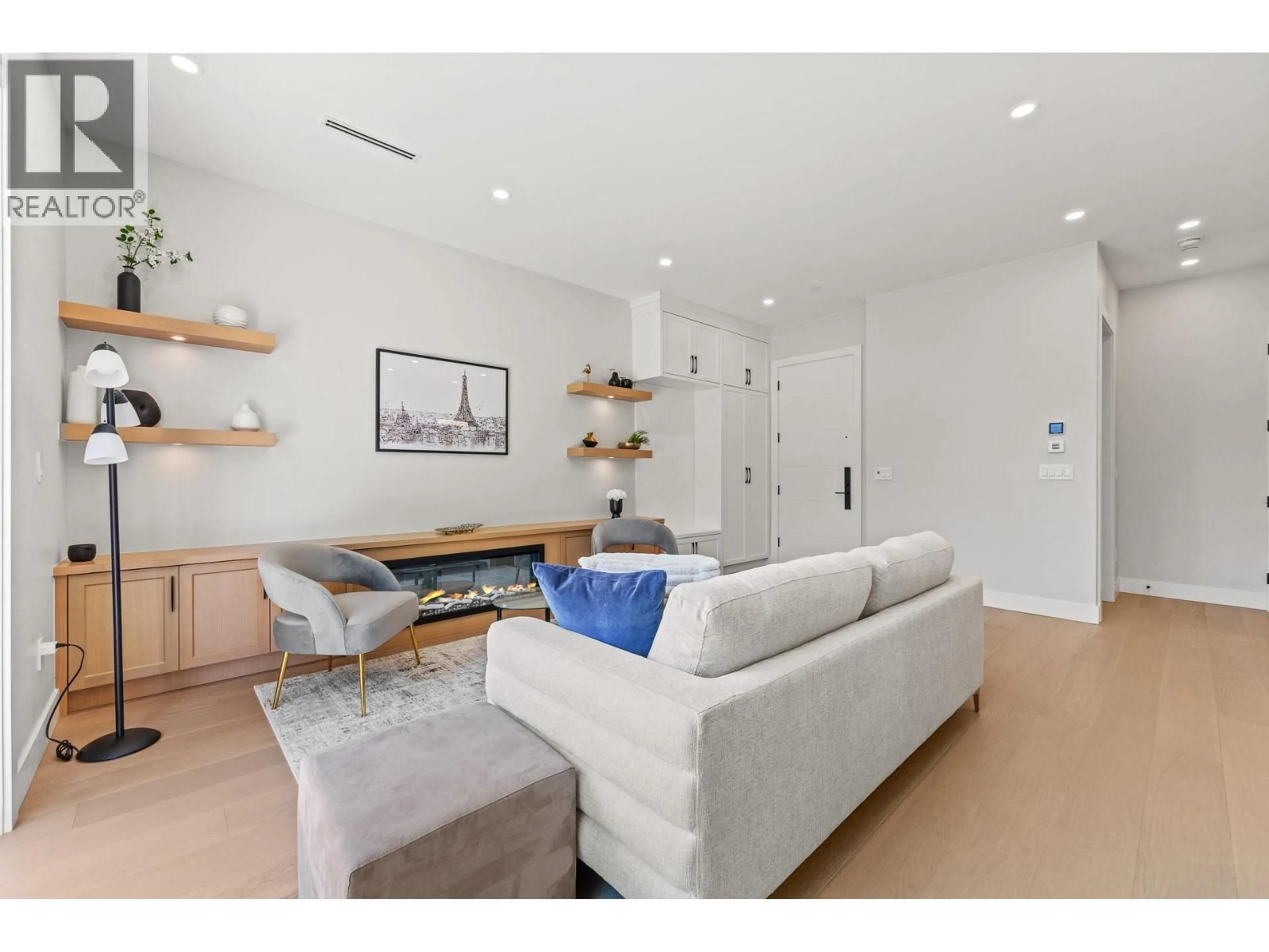 Living room with furniture, wood/laminate floor for 2 - 8578 CARTIER STREET, Vancouver British Columbia V6P4T8