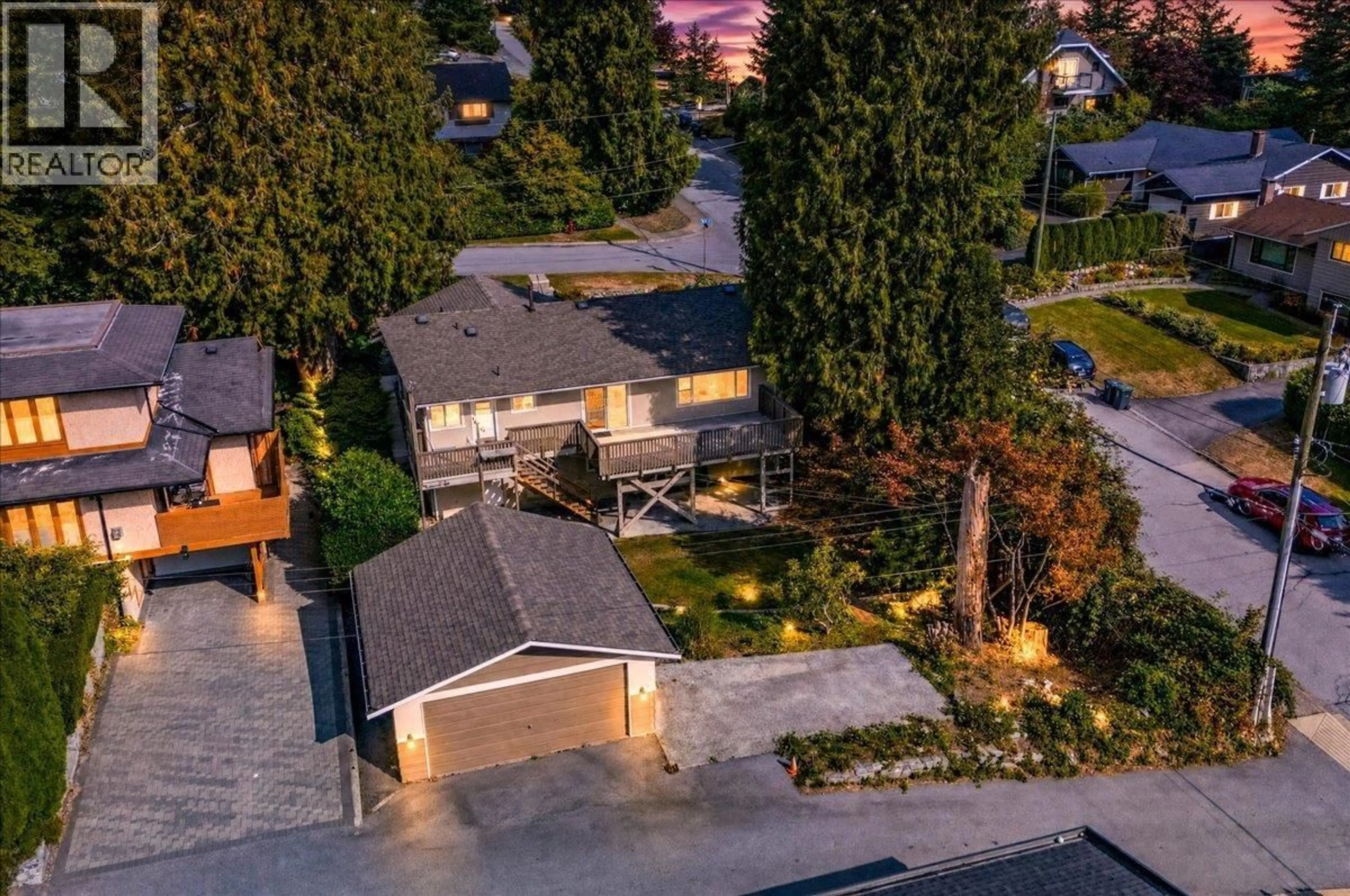 A pic from outside/outdoor area/front of a property/back of a property/a pic from drone, street for 4295 NOTTINGHAM ROAD, North Vancouver British Columbia V7K2N3