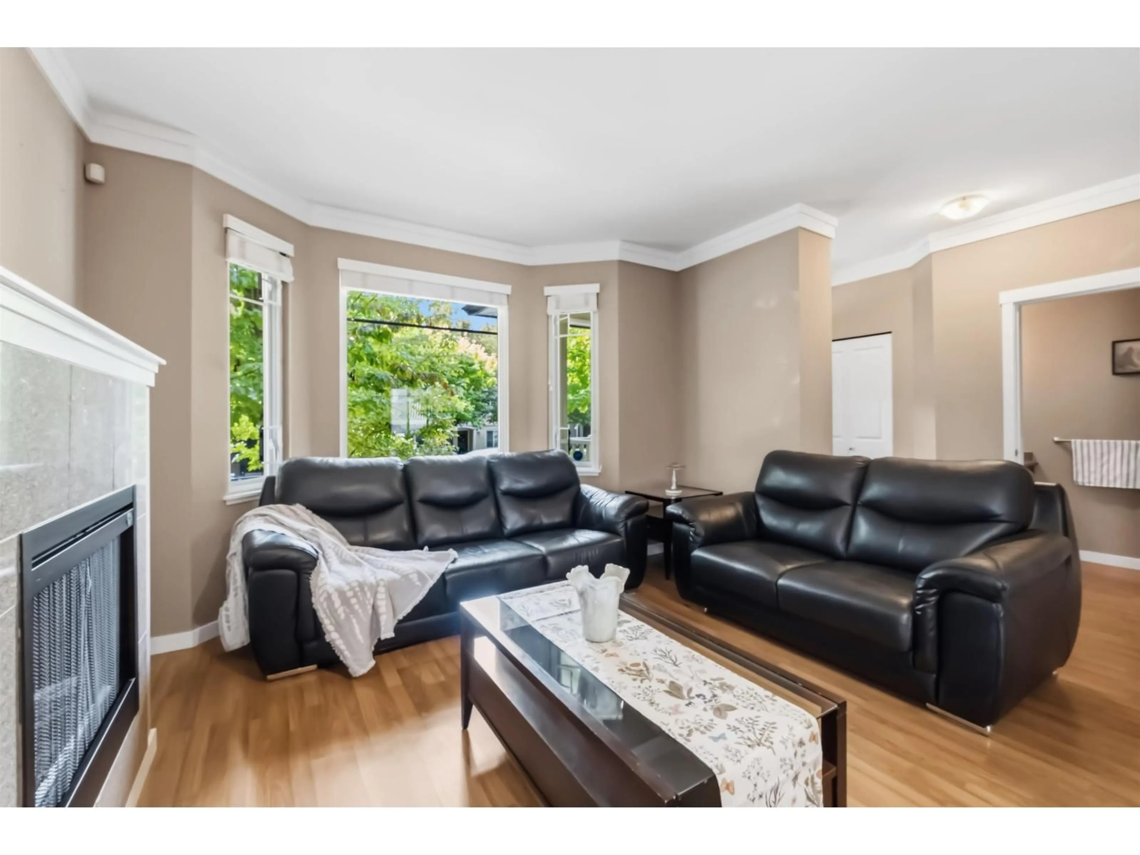 Living room with furniture, unknown for 23 - 6575 192 STREET, Surrey British Columbia V4N5T8