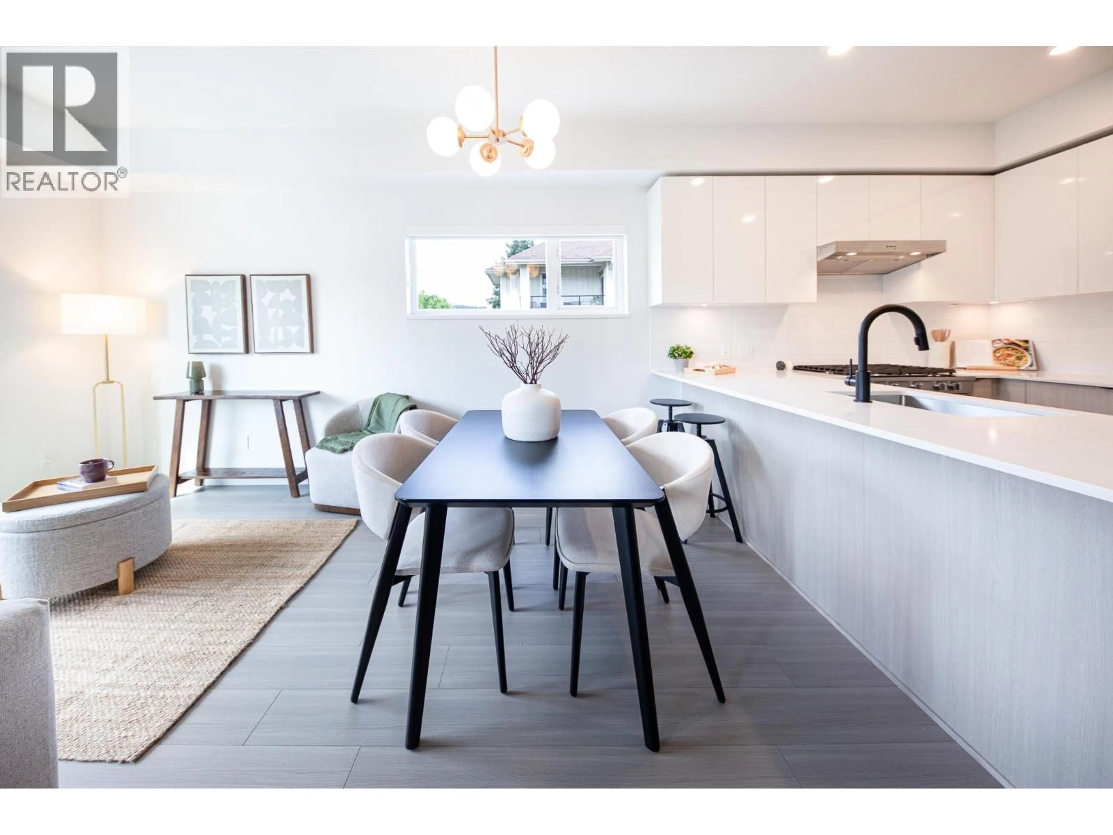 Contemporary kitchen, unknown for 202 - 2277 HAWTHORNE AVENUE, Port Coquitlam British Columbia V3C1W7
