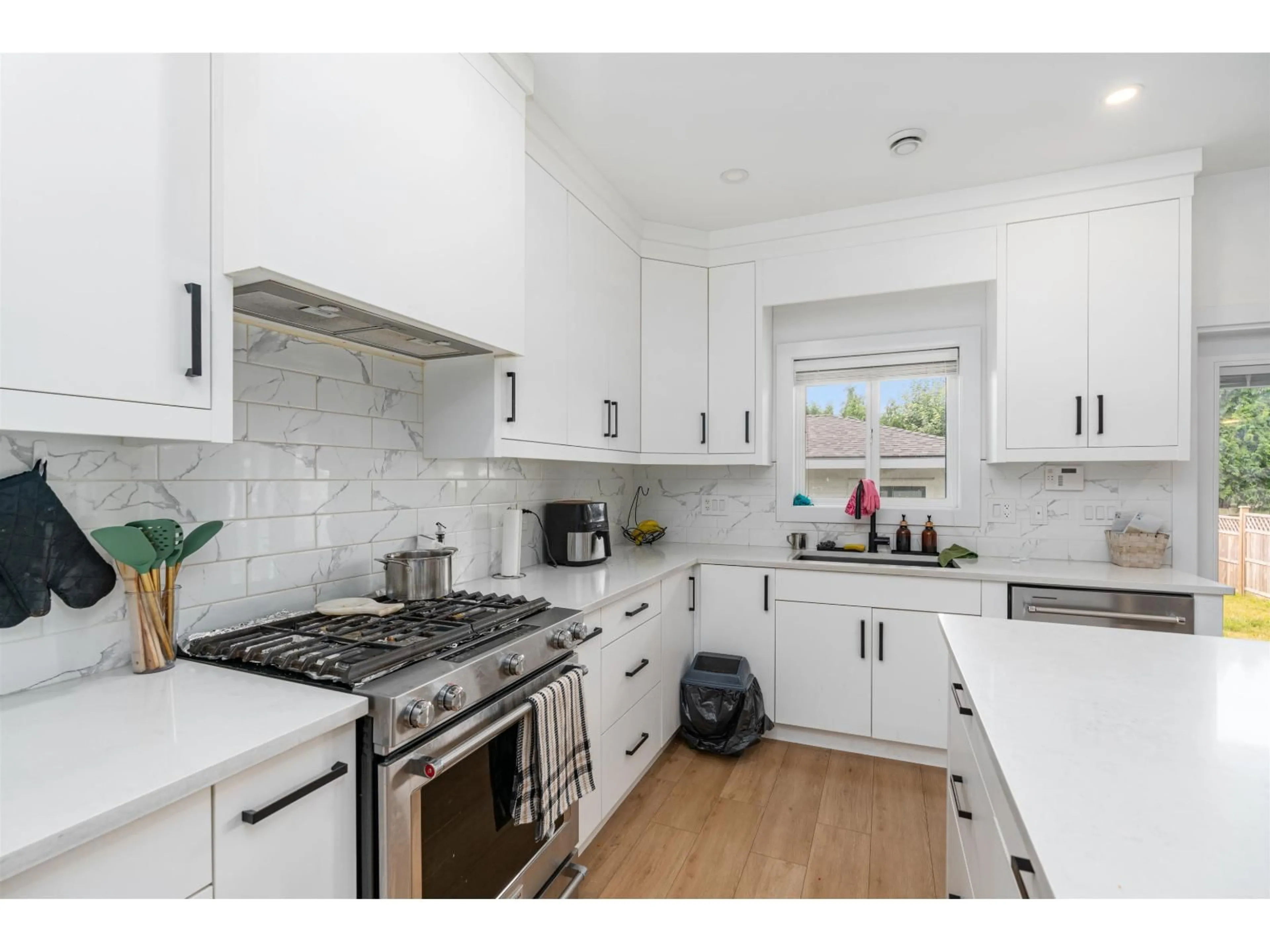 Unknown for 18470 64 AVENUE, Surrey British Columbia V3S8J6