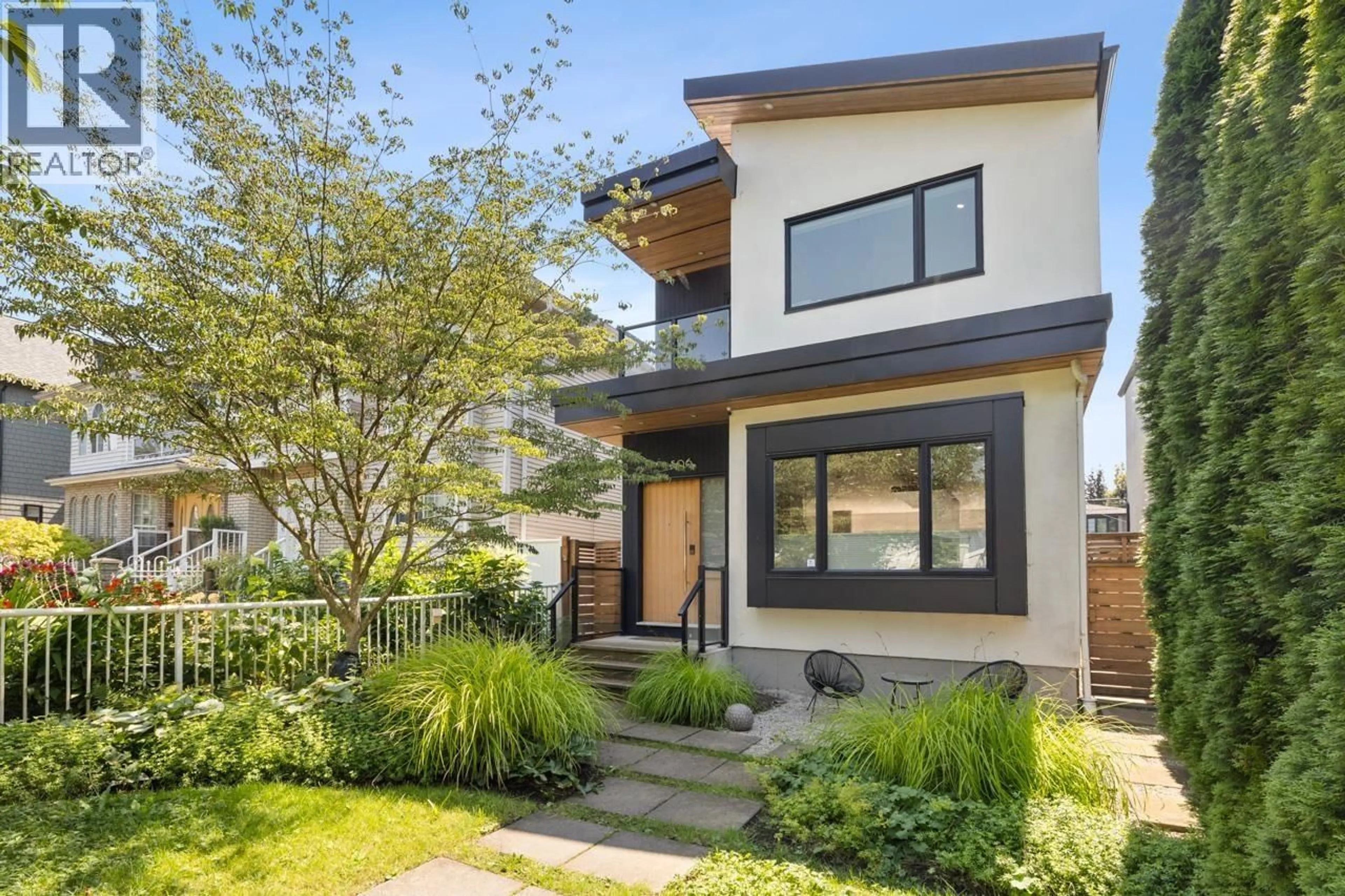 Home with brick exterior material, street for 506 18TH AVENUE, Vancouver British Columbia V5V1G3