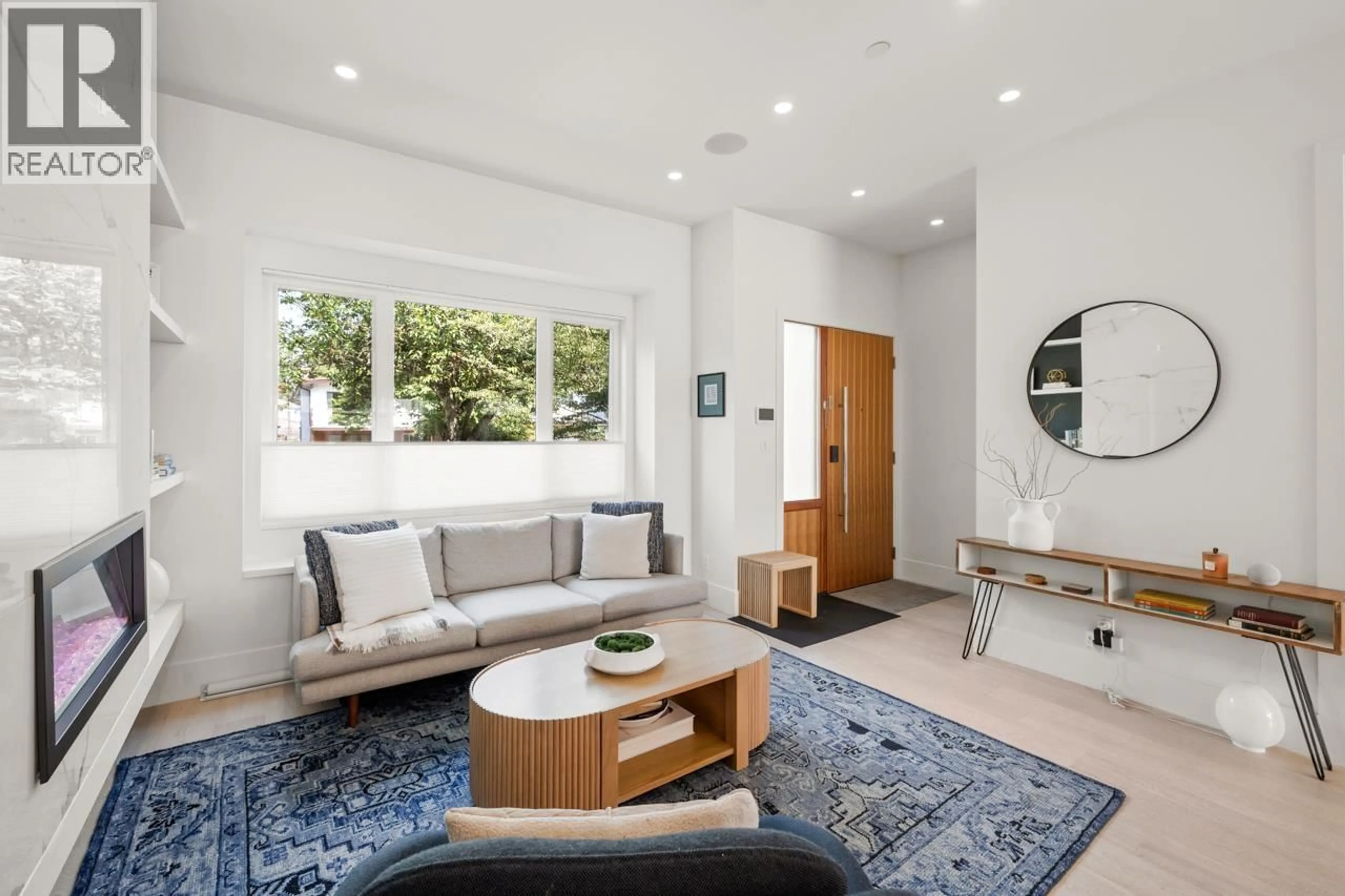 Living room with furniture, unknown for 506 18TH AVENUE, Vancouver British Columbia V5V1G3