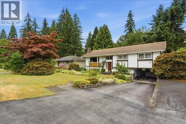 1388 CAMBRIDGE DRIVE, Coquitlam 3