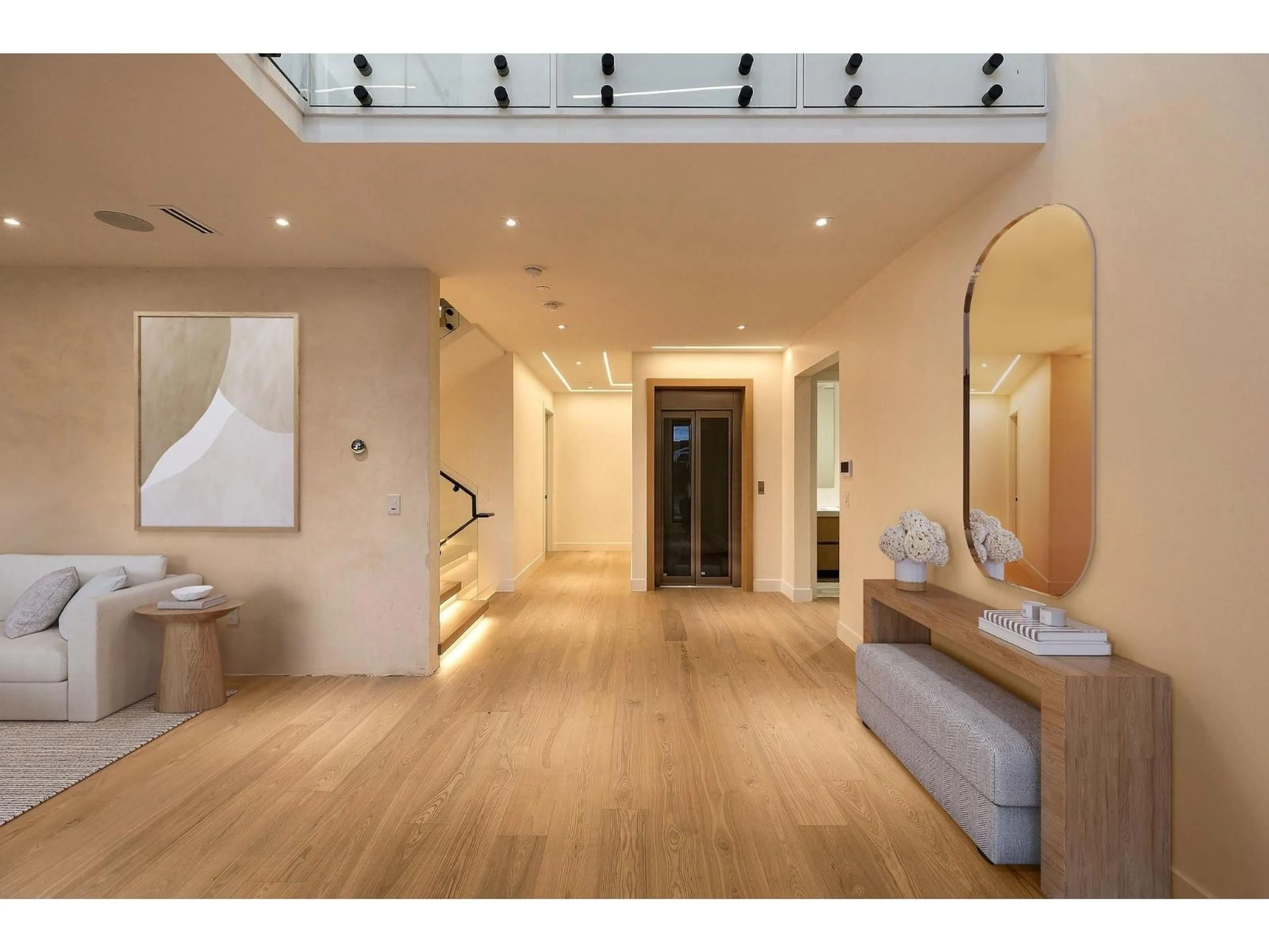 Indoor foyer for 15679 ROPER AVENUE, White Rock British Columbia V4B2G9