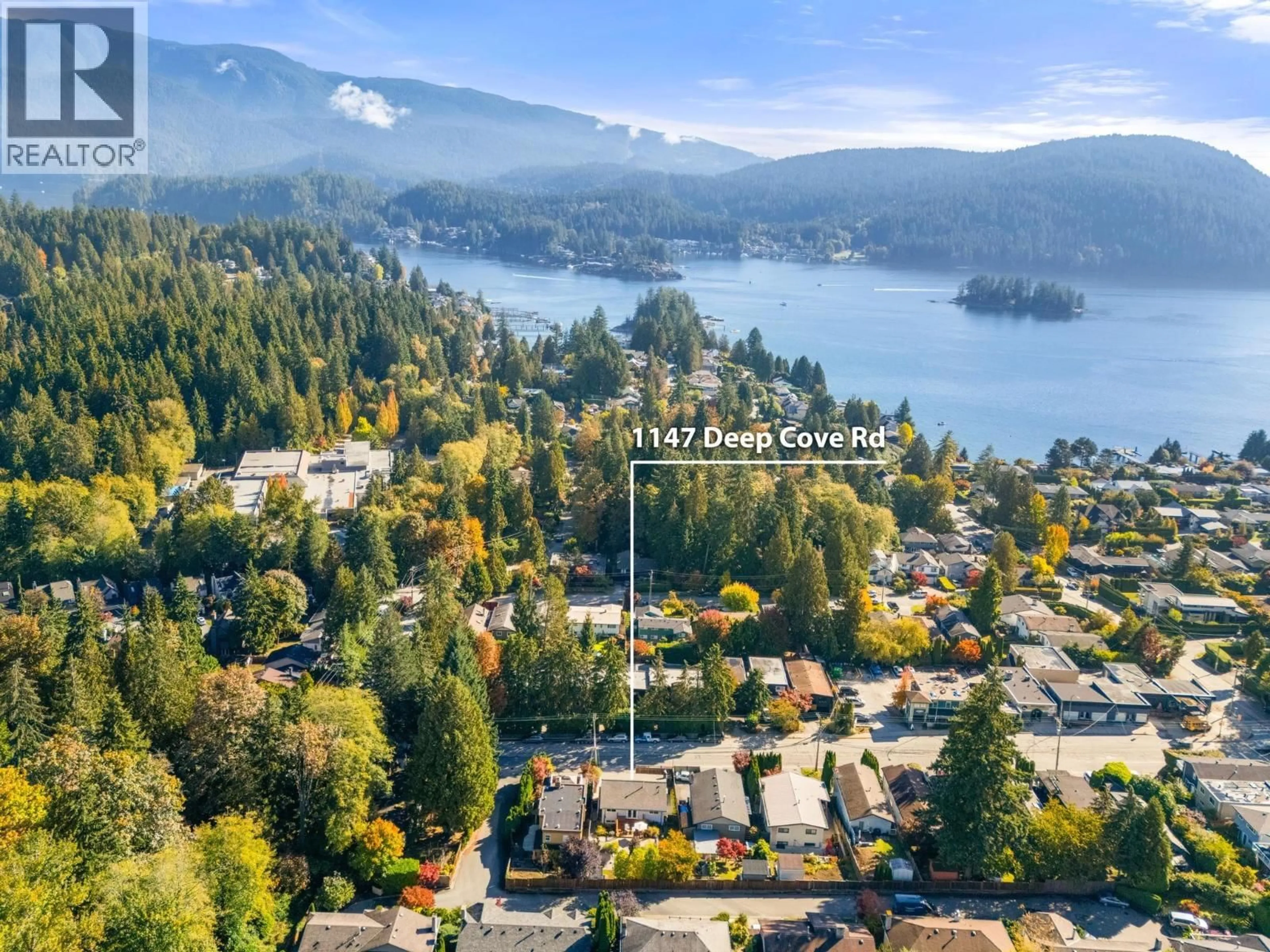 A pic from outside/outdoor area/front of a property/back of a property/a pic from drone, water/lake/river/ocean view for 1147 DEEP COVE ROAD, North Vancouver British Columbia V7G1S4