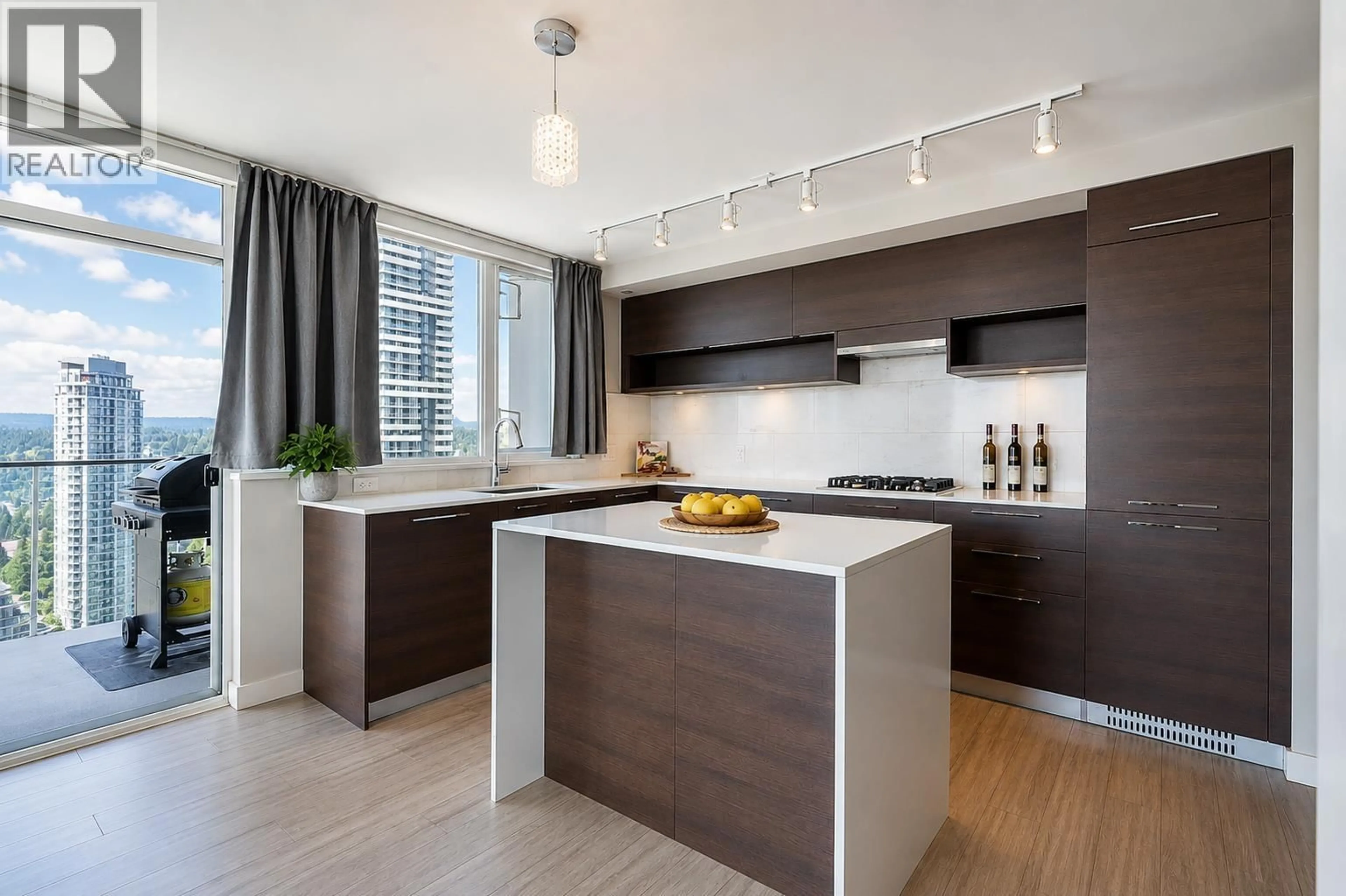 Contemporary kitchen, unknown for 2002 - 570 EMERSON STREET, Coquitlam British Columbia V3J0G3