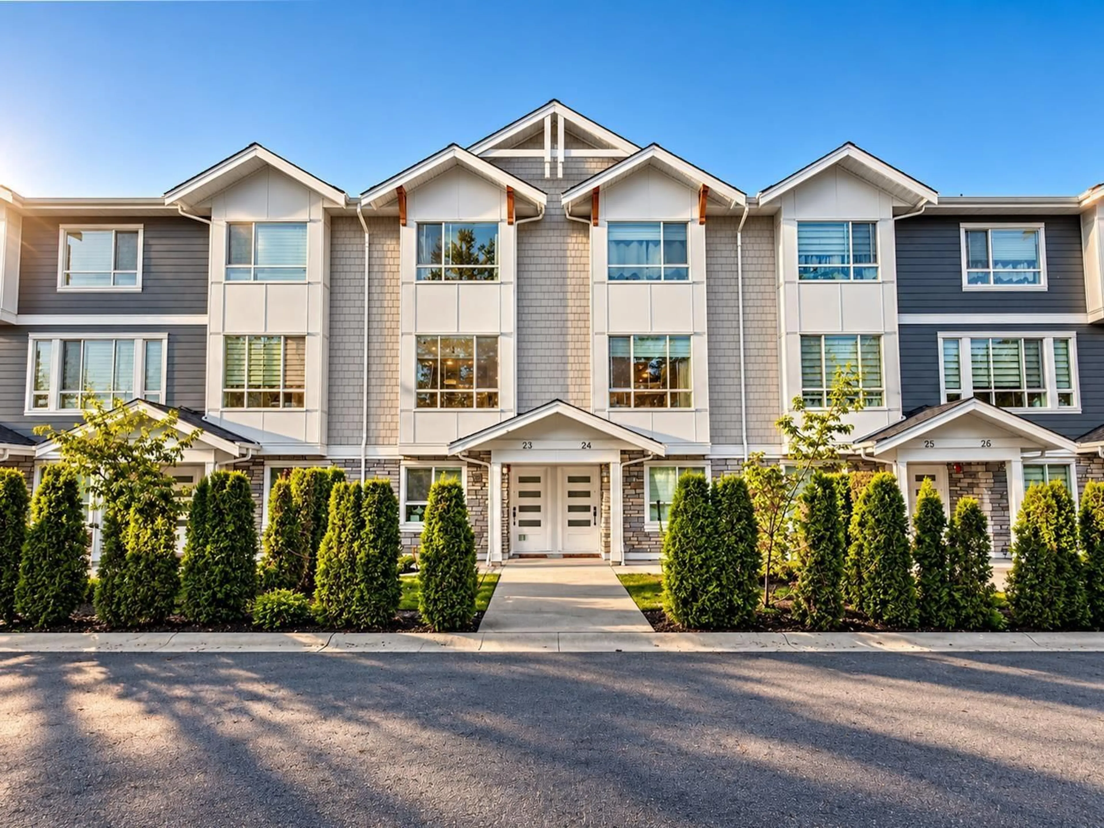 Home with vinyl exterior material, building for 23 - 19753 55A AVENUE, Langley British Columbia V3A0J9