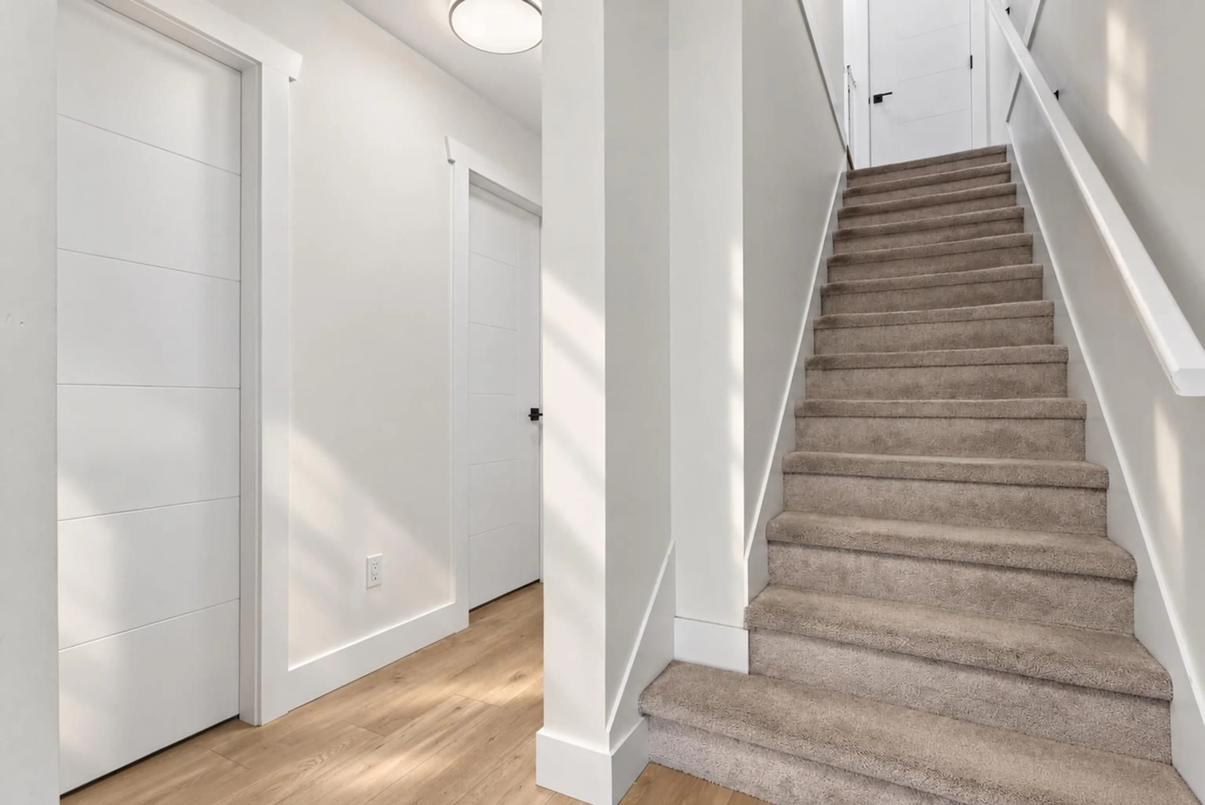Indoor entryway for 23 - 19753 55A AVENUE, Langley British Columbia V3A0J9