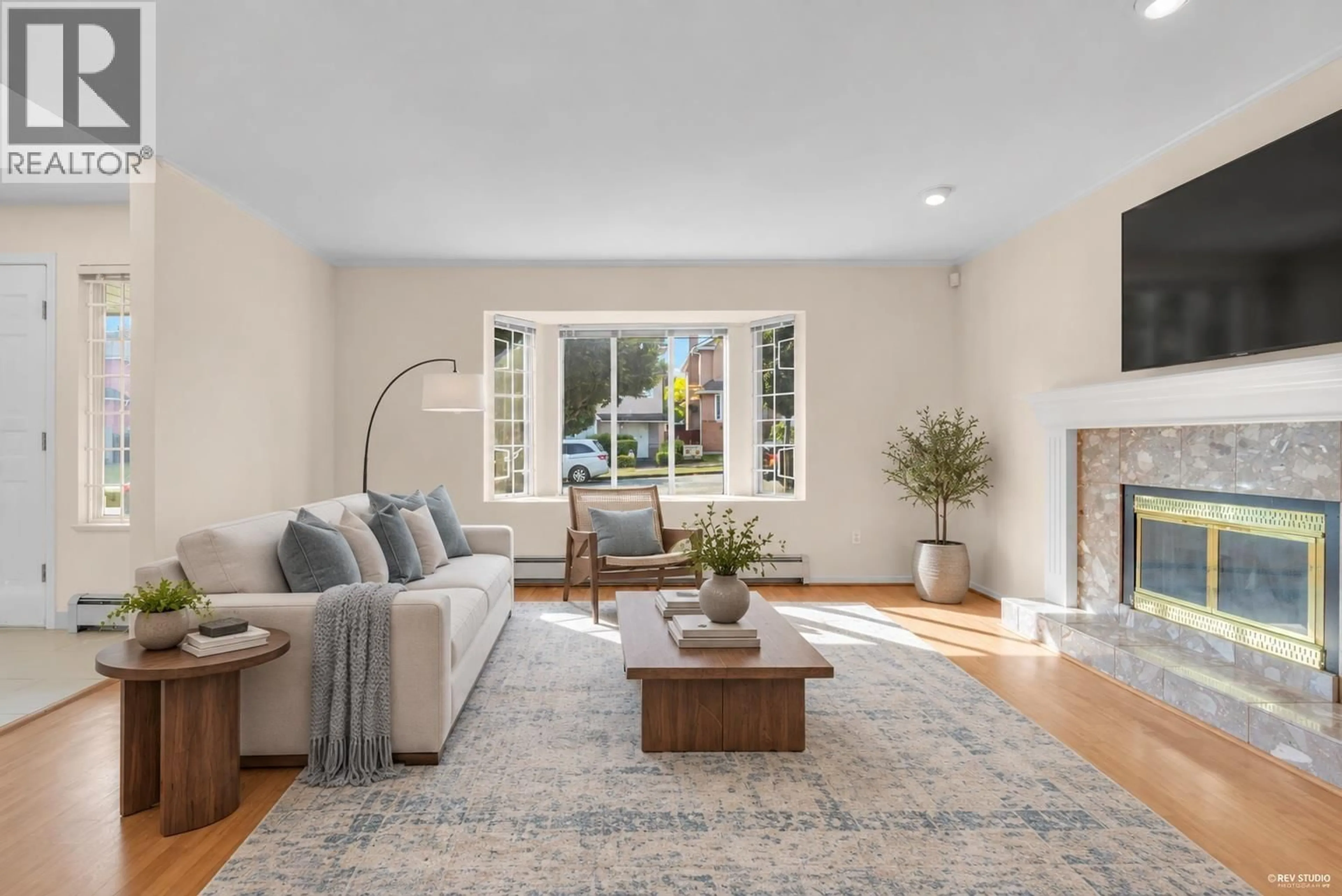 Living room with furniture, unknown for 3681 SCALES PLACE, Vancouver British Columbia V5R5Z9